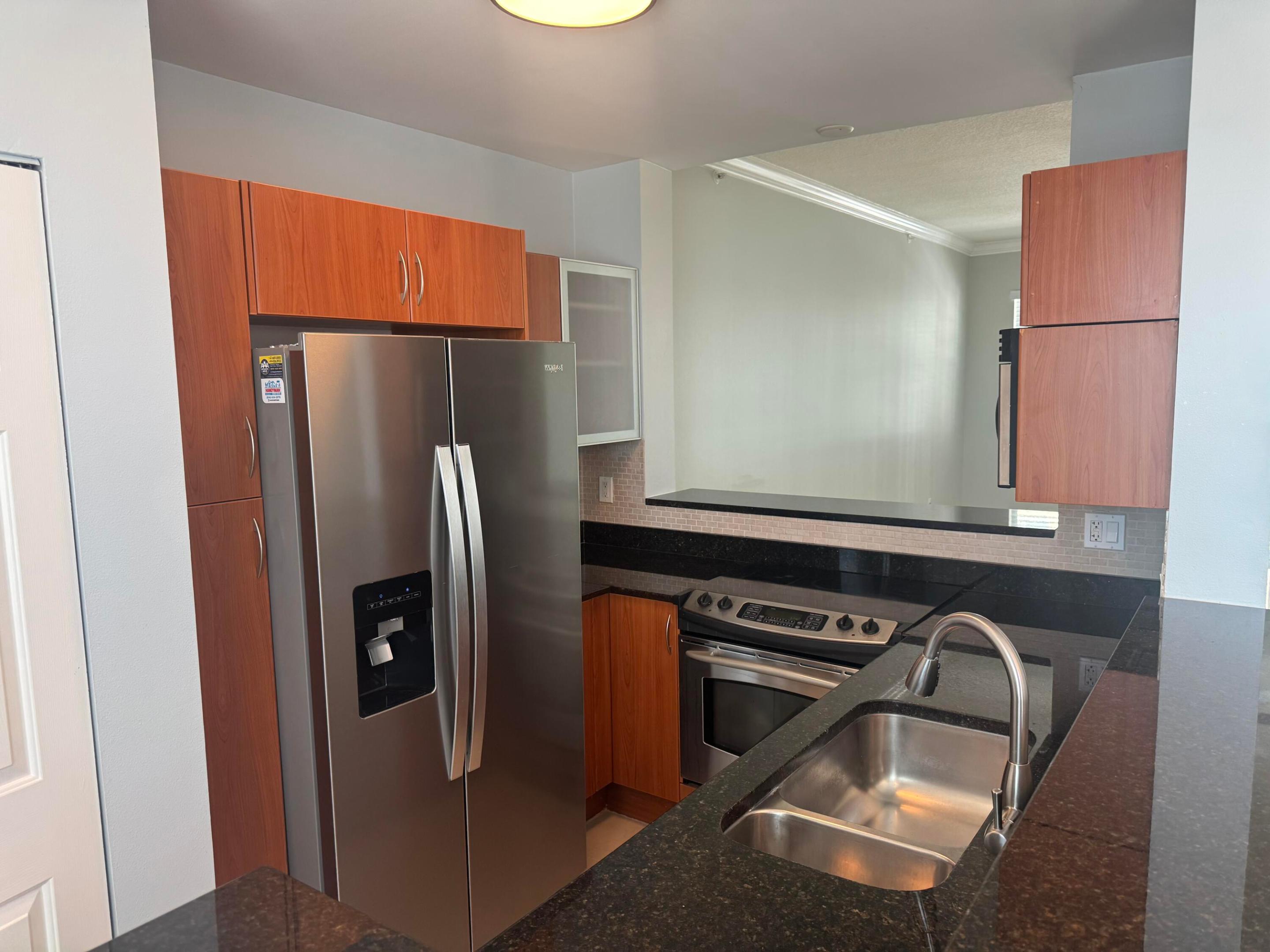 MOORINGS AT LANTANA TOWNHOUSES CONDO - Residential Lease