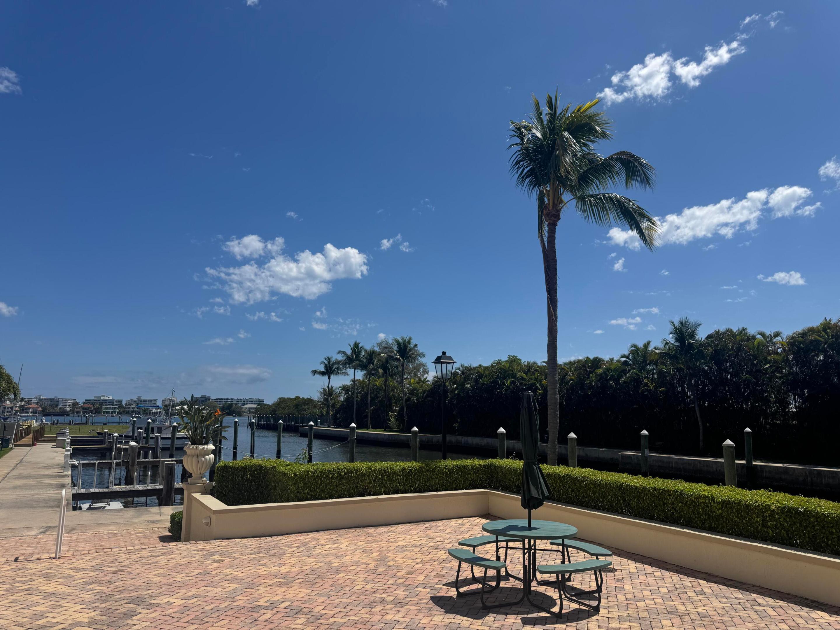 MOORINGS AT LANTANA TOWNHOUSES CONDO - Residential Lease