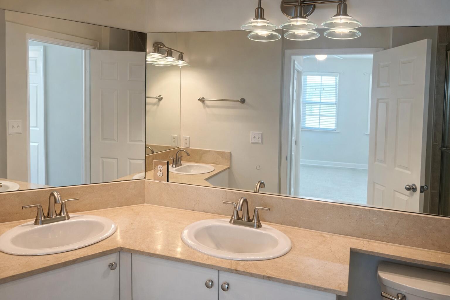 MOORINGS AT LANTANA TOWNHOUSES CONDO - Residential Lease