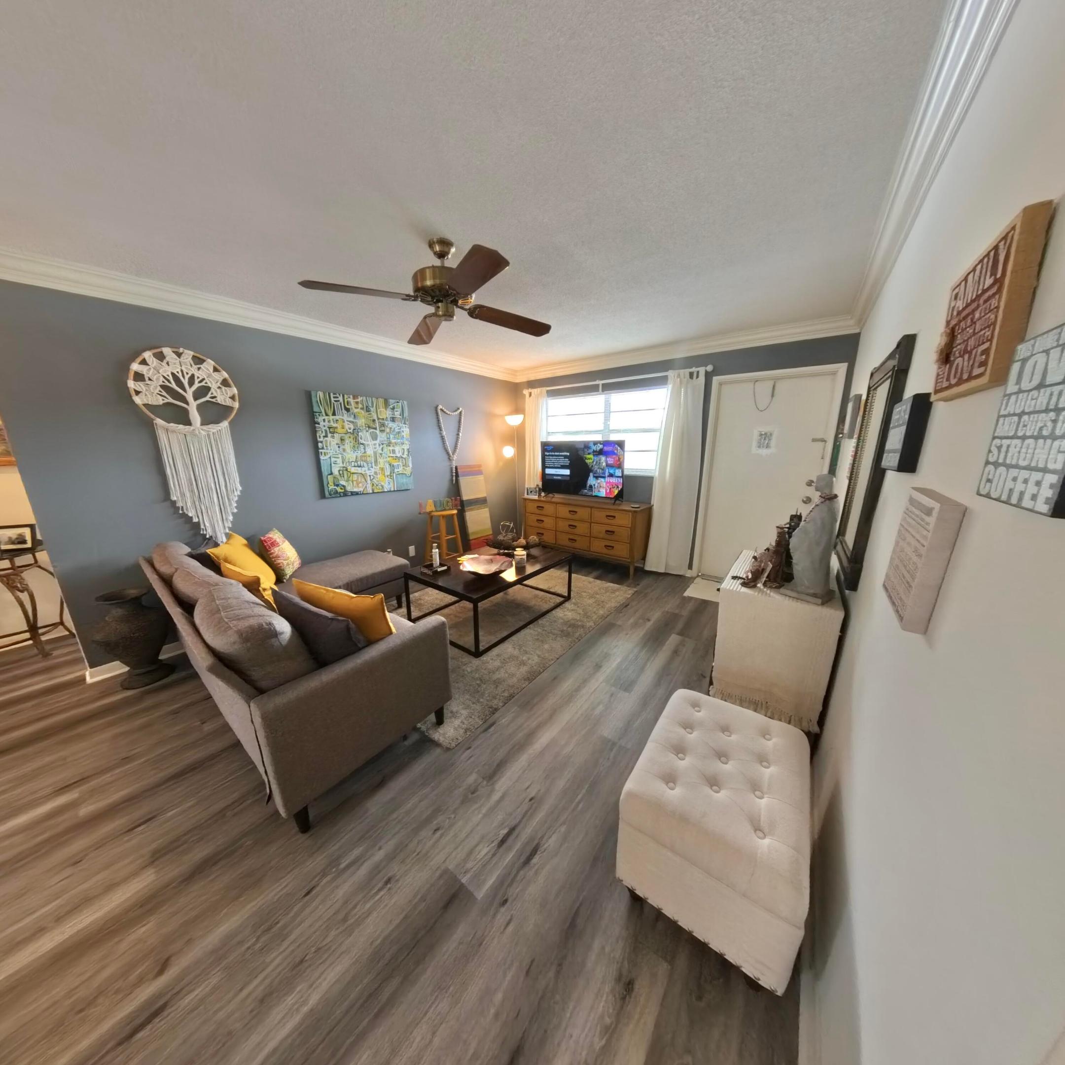 CRYSTAL LAKE CONDO 4100 - Residential