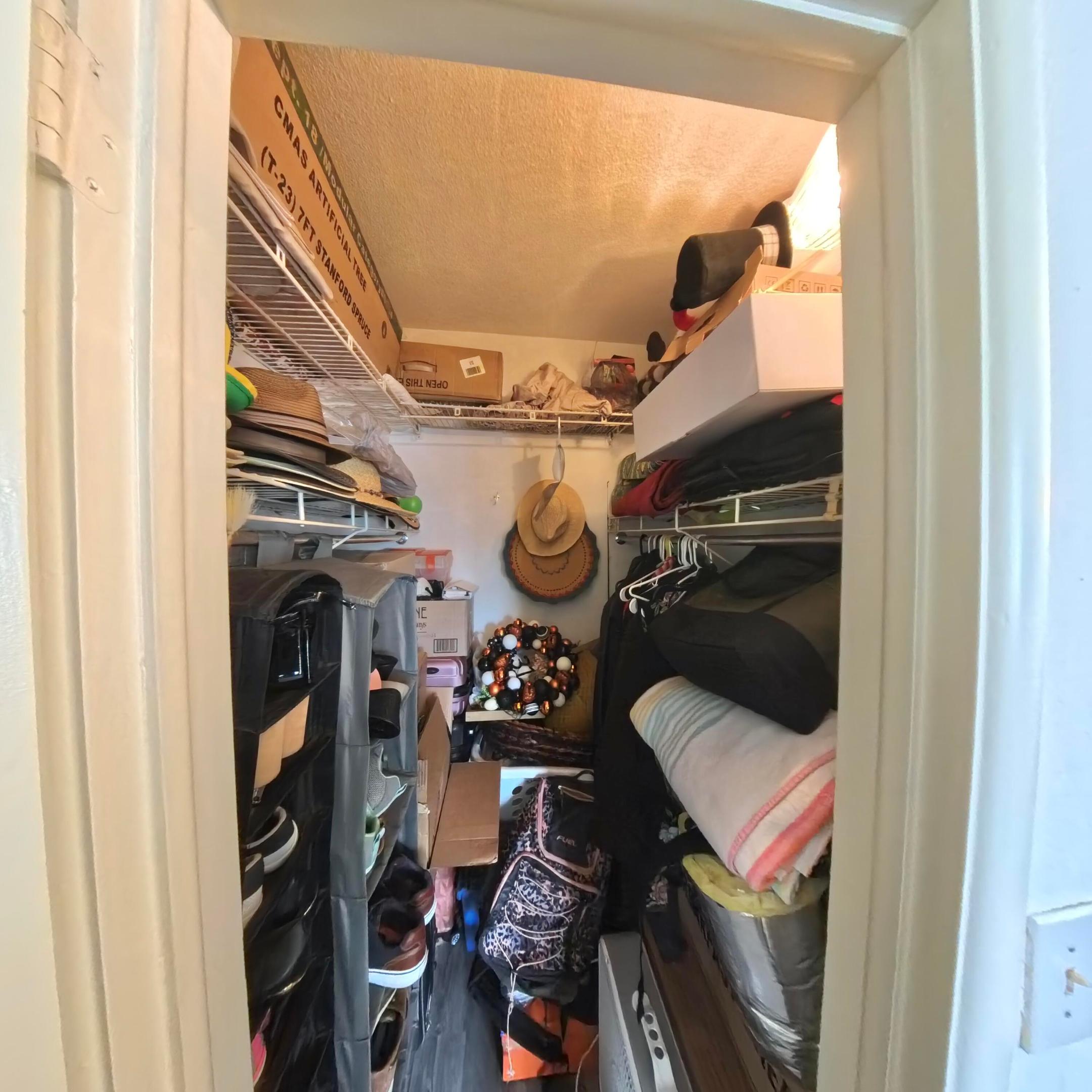 CRYSTAL LAKE CONDO 4100 - Residential