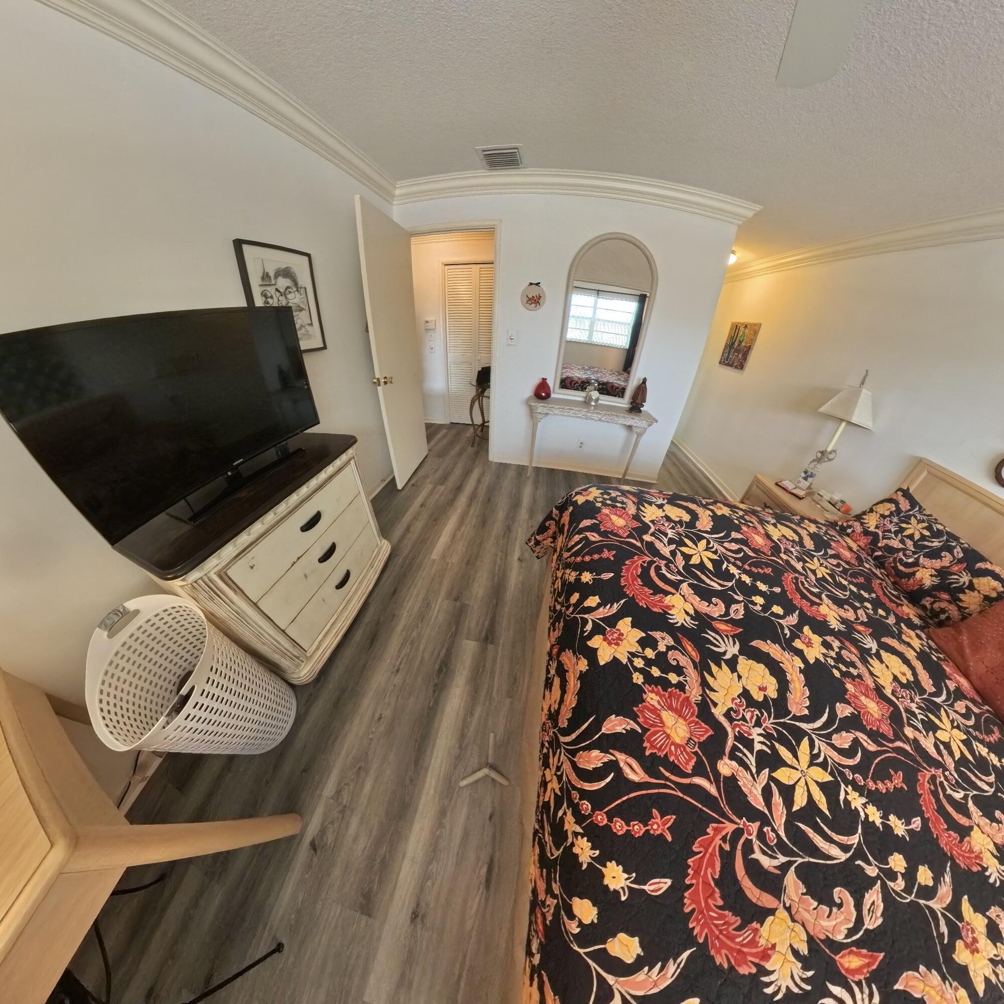 CRYSTAL LAKE CONDO 4100 - Residential