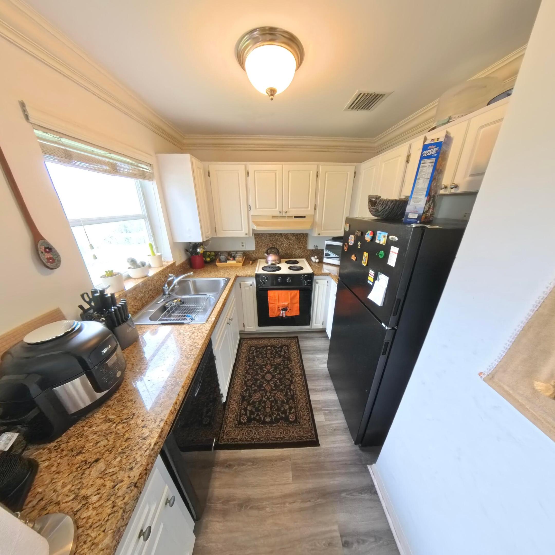 CRYSTAL LAKE CONDO 4100 - Residential