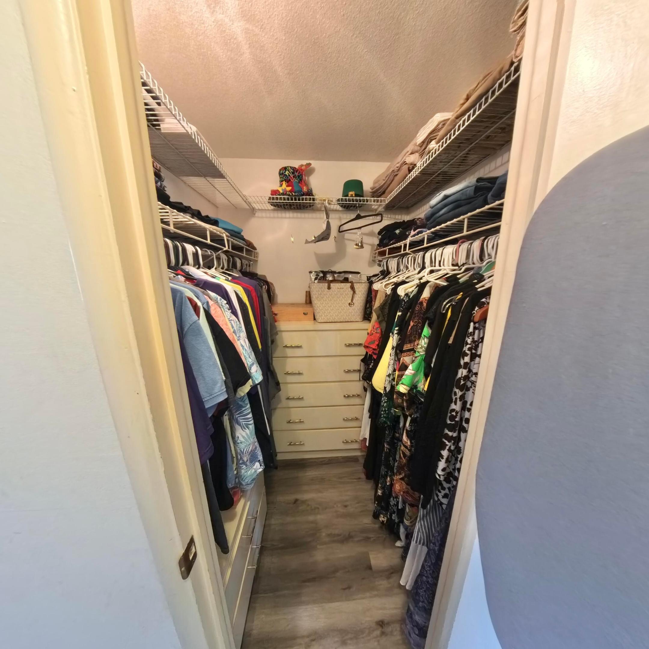 CRYSTAL LAKE CONDO 4100 - Residential