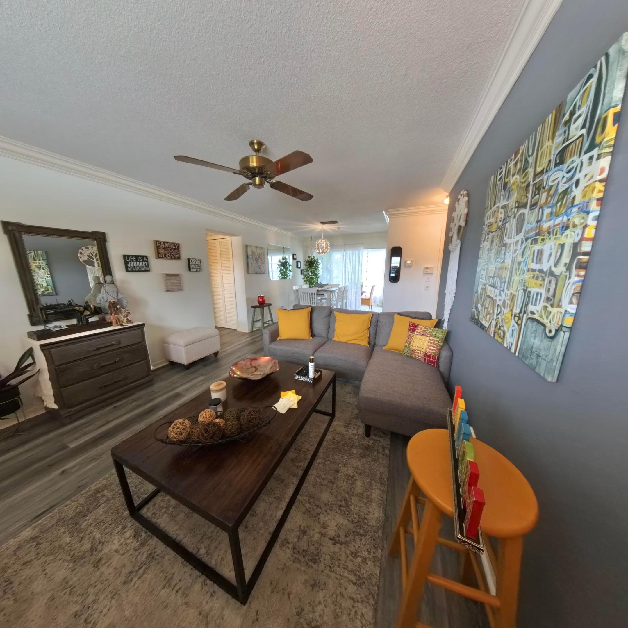 CRYSTAL LAKE CONDO 4100 - Residential