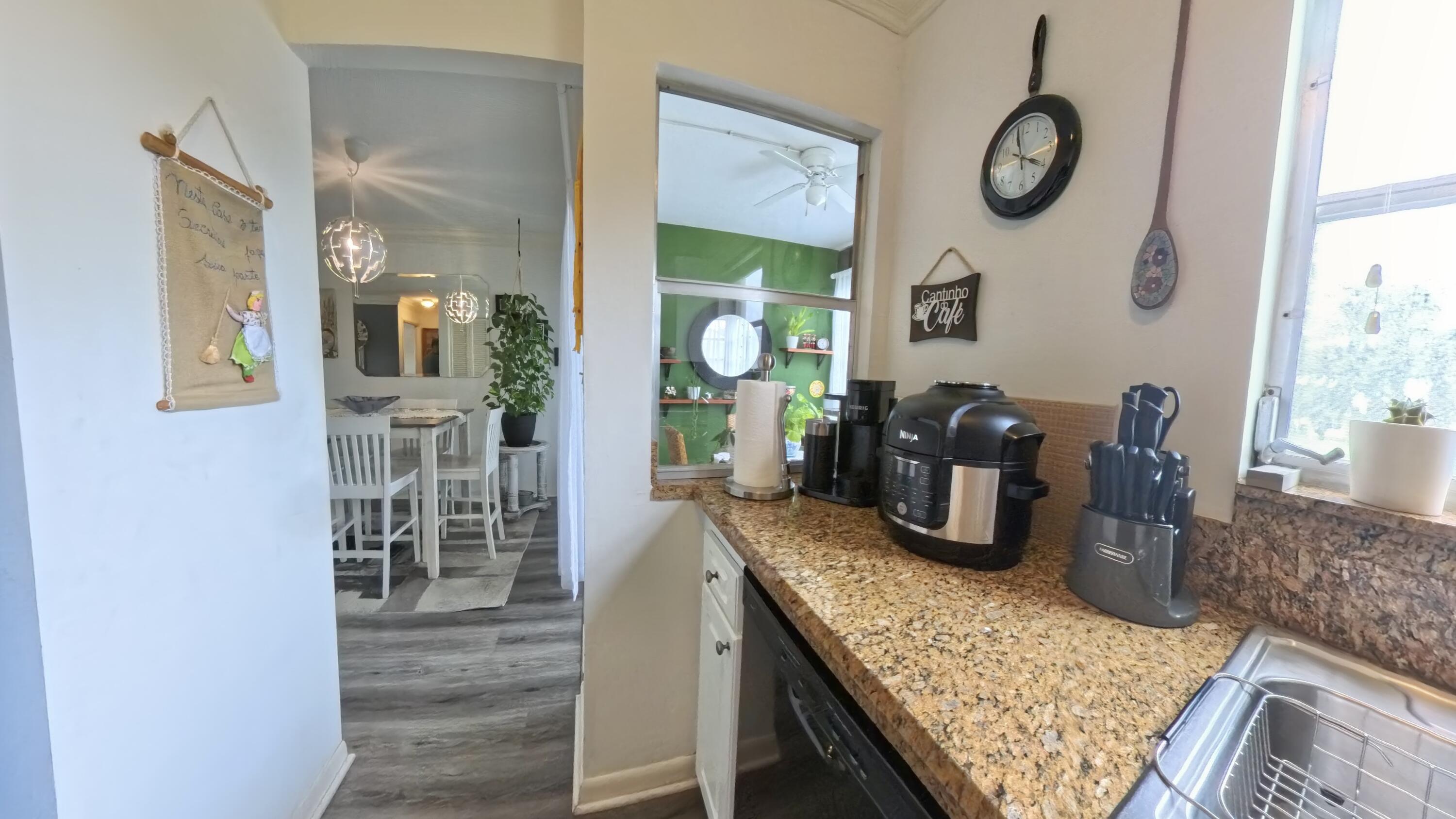 CRYSTAL LAKE CONDO 4100 - Residential