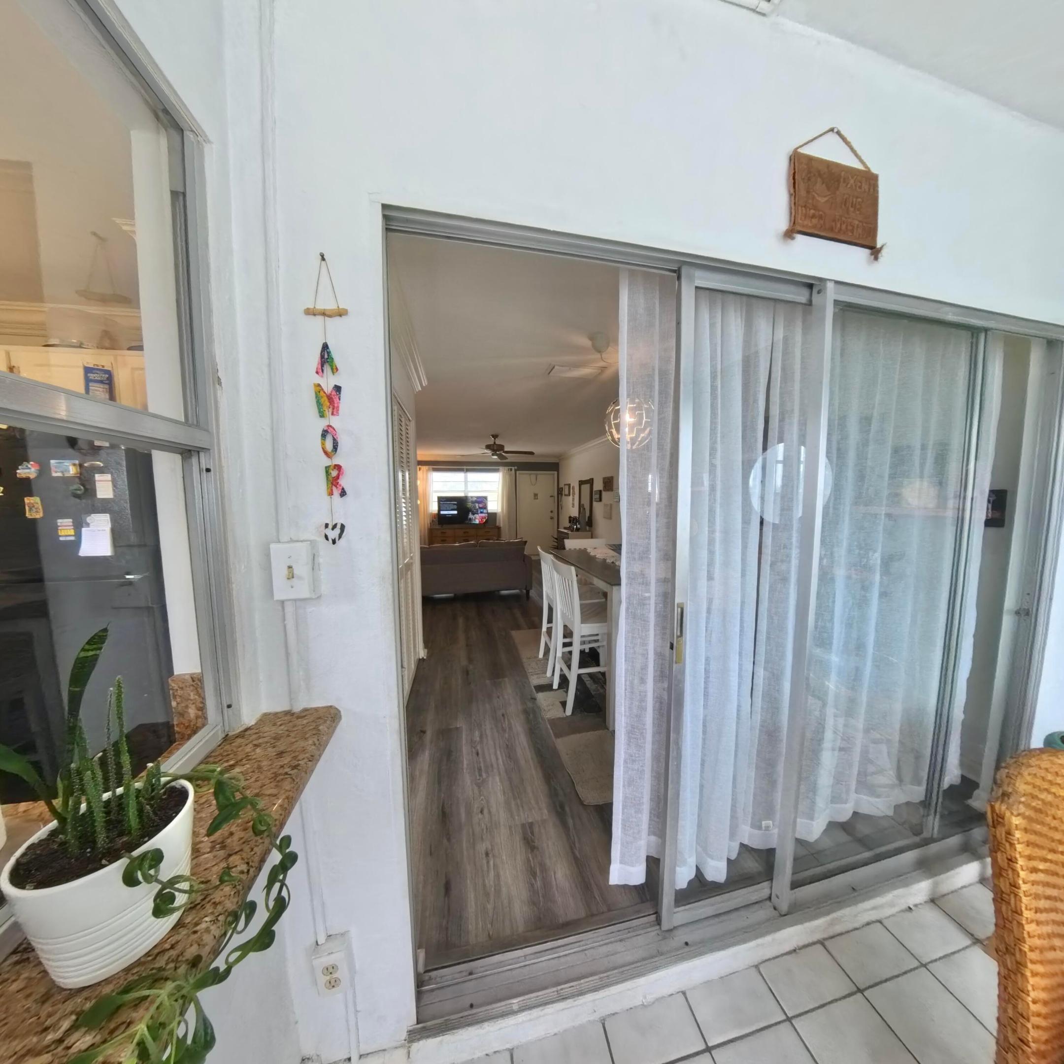 CRYSTAL LAKE CONDO 4100 - Residential