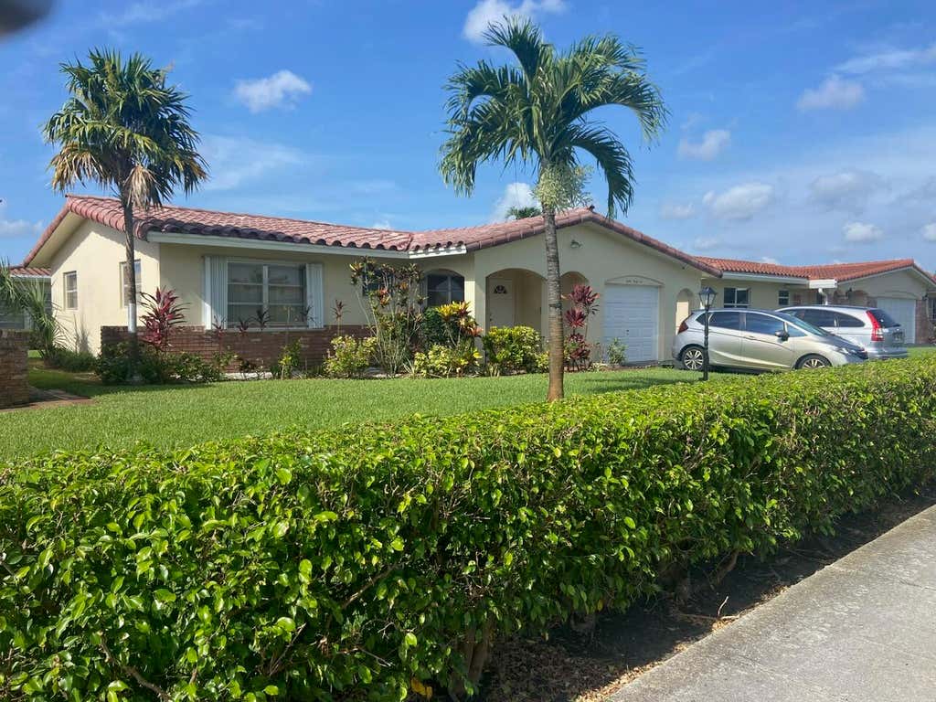 Photo of 1246 NW 45th Street, Deerfield Beach, FL 33064 (MLS # B26042819)