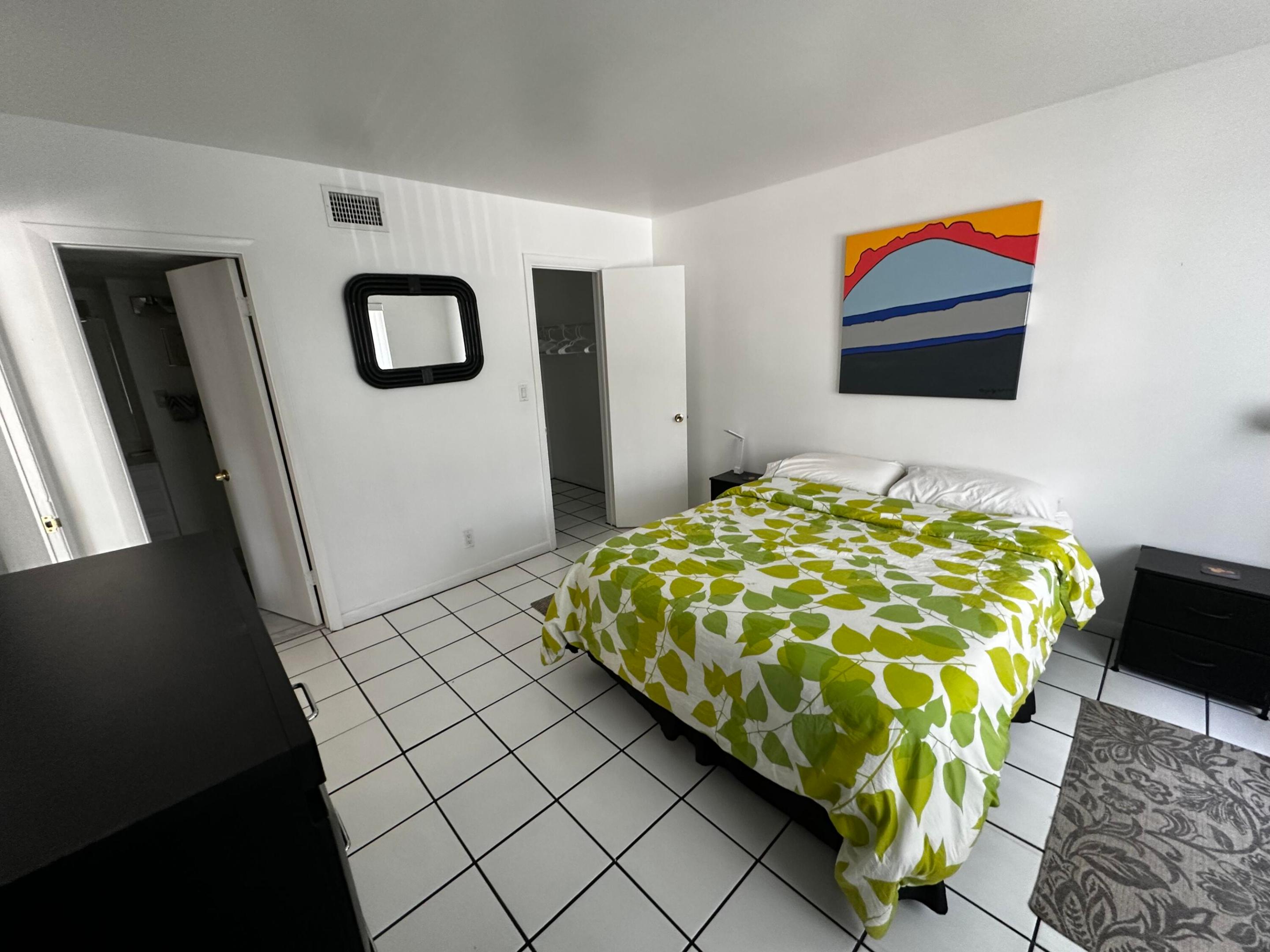 OAKLAND SHORES CONDOMINIUM 1 - Residential