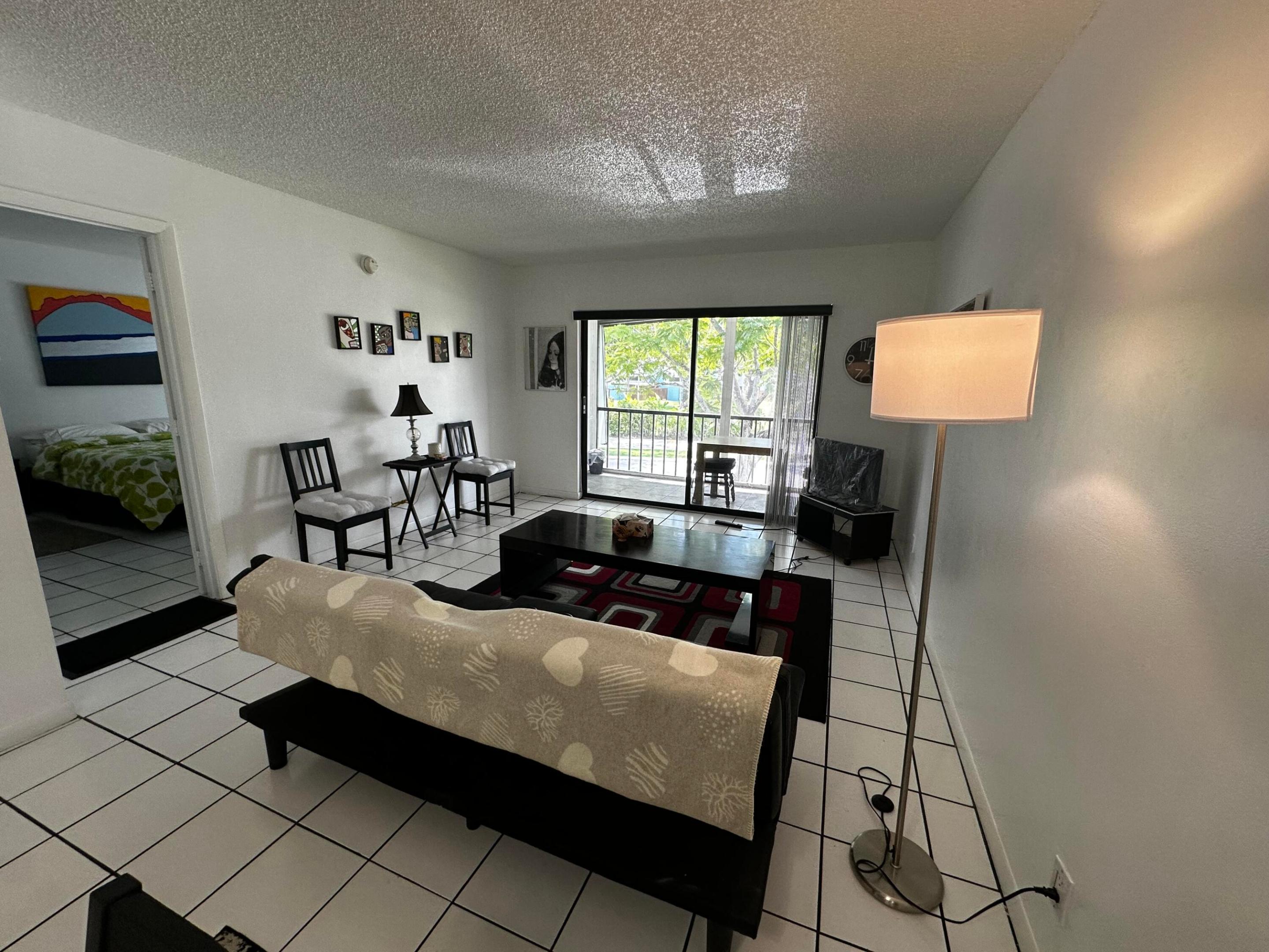 OAKLAND SHORES CONDOMINIUM 1 - Residential
