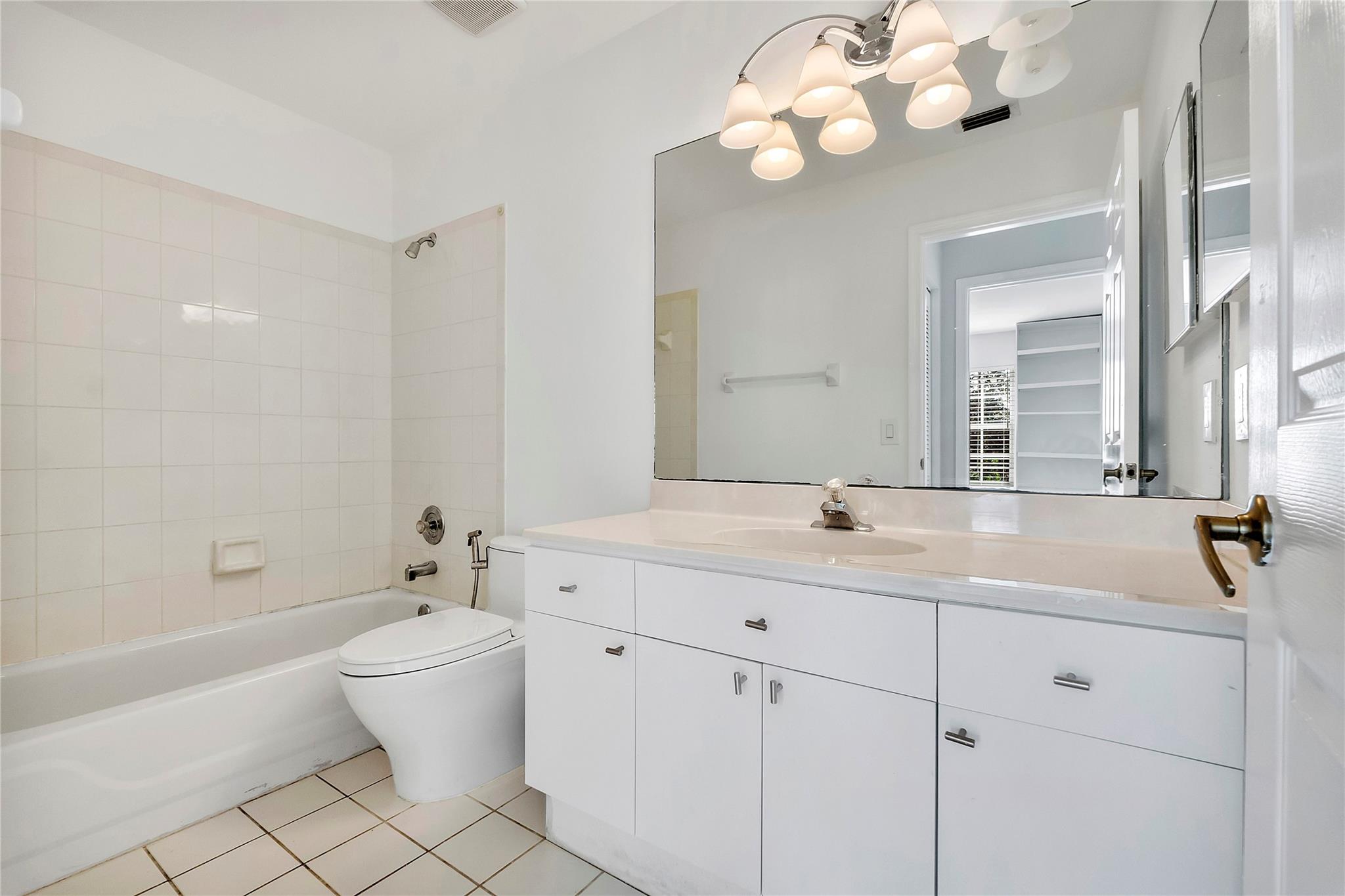 Coral Ridge Drive Comm - Residential