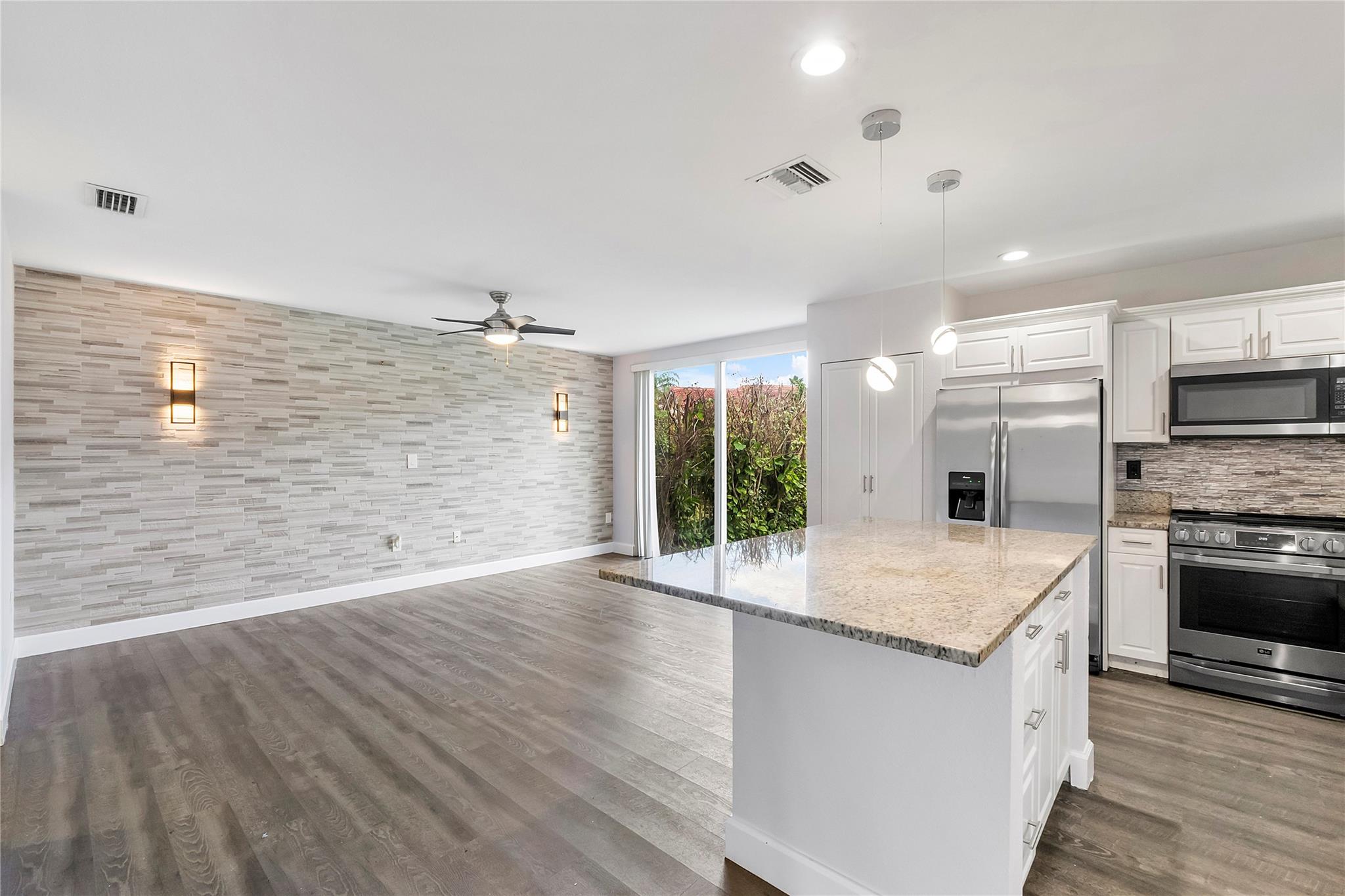 Coral Ridge Drive Comm - Residential