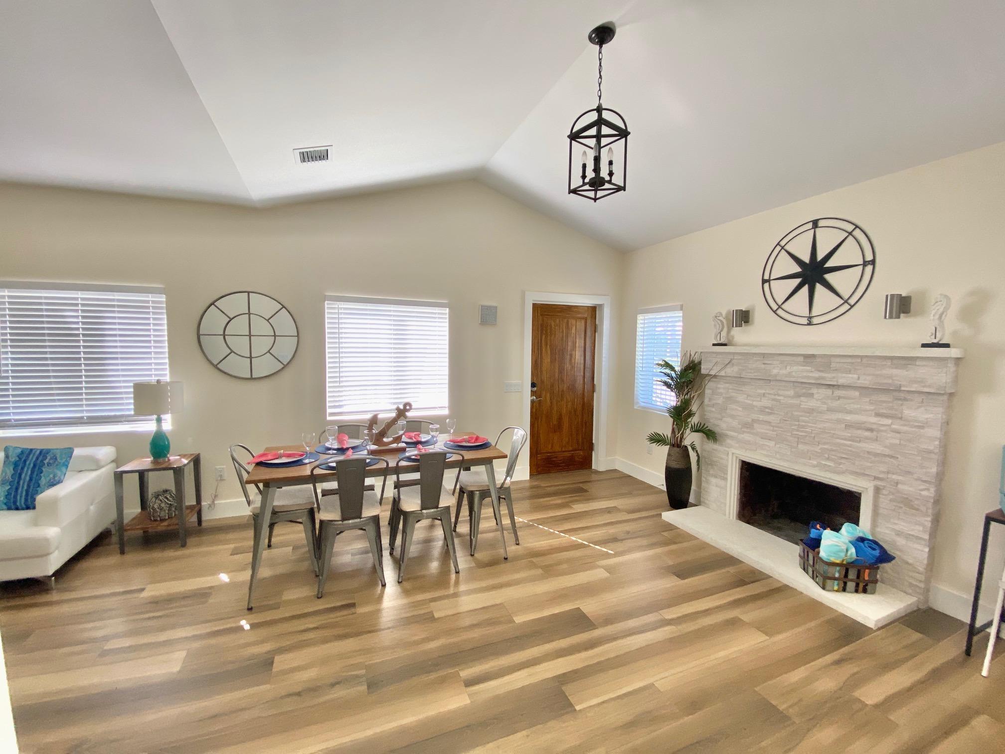 FLAMINGO PARK - Residential Lease