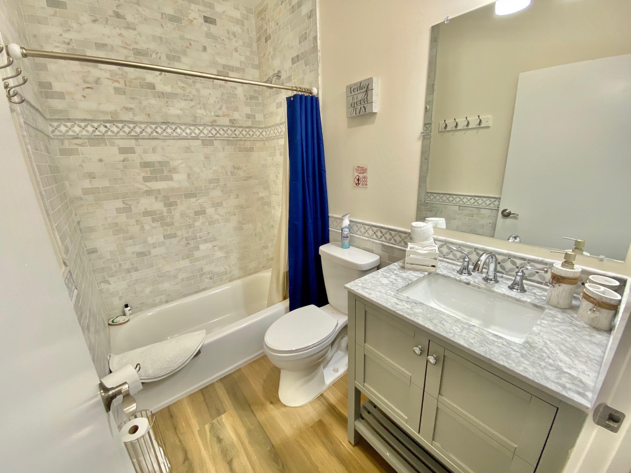 FLAMINGO PARK - Residential Lease