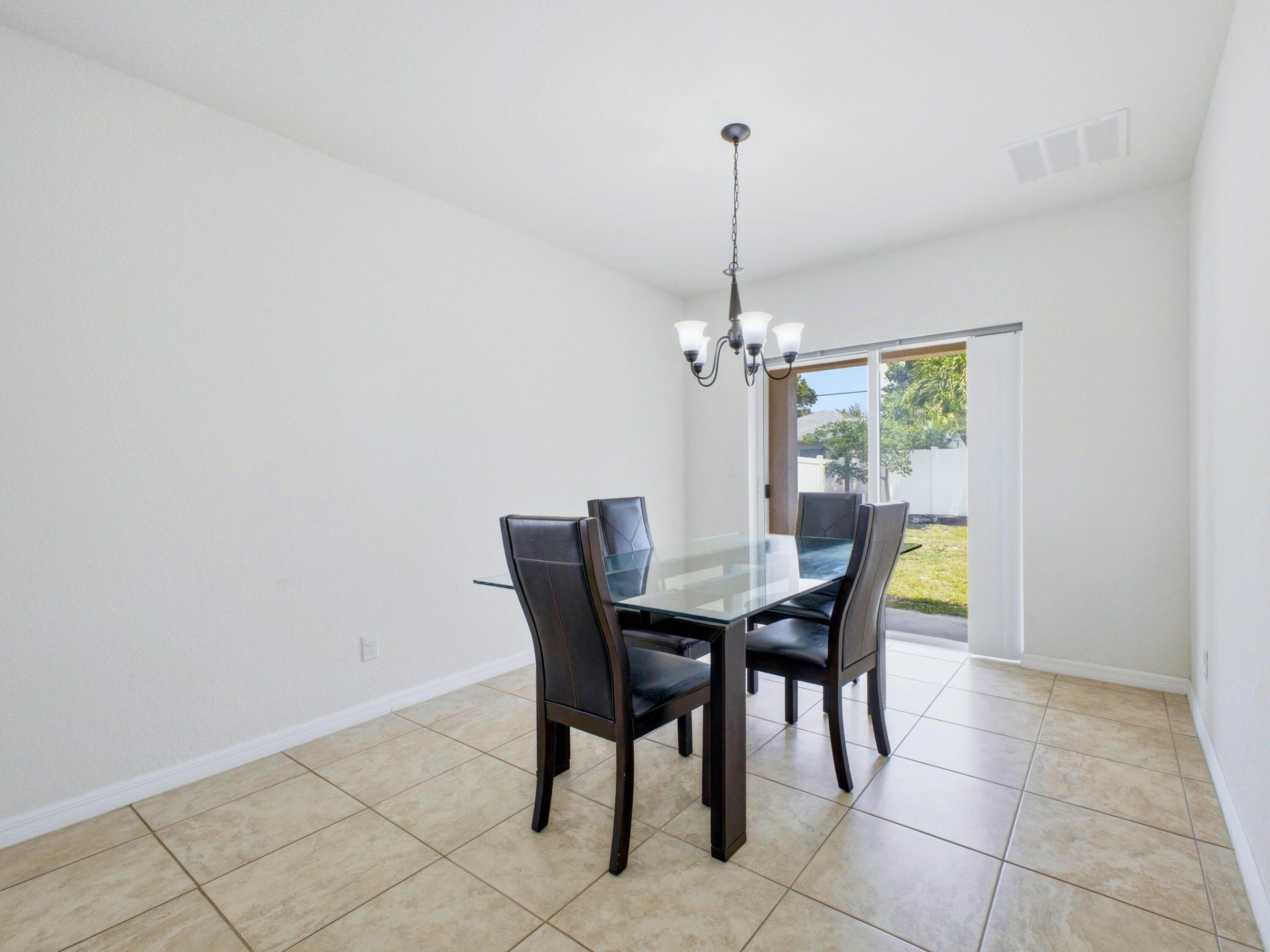 113 SE 3rd Avenue