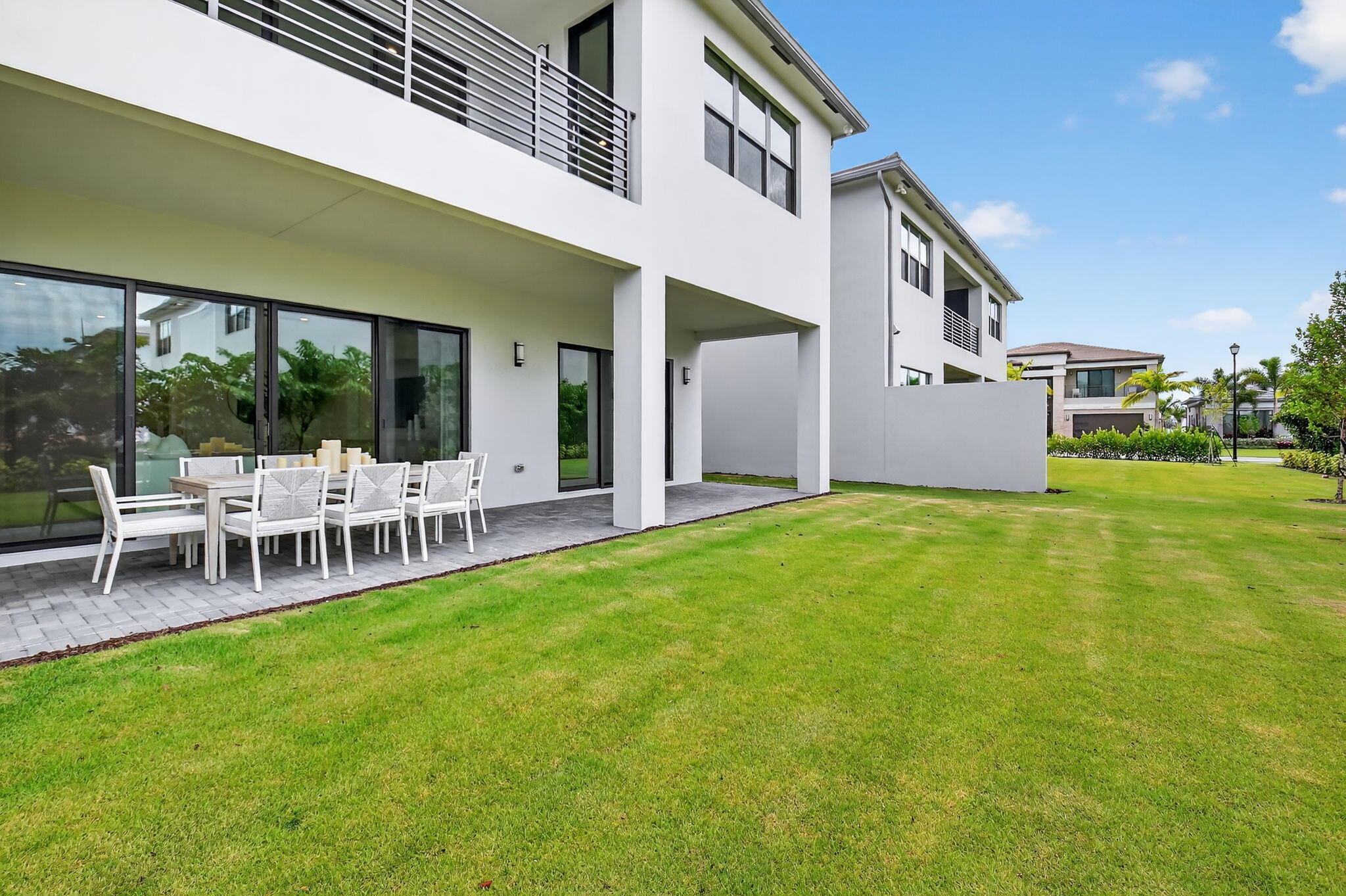 LOTUS EDGE - Residential