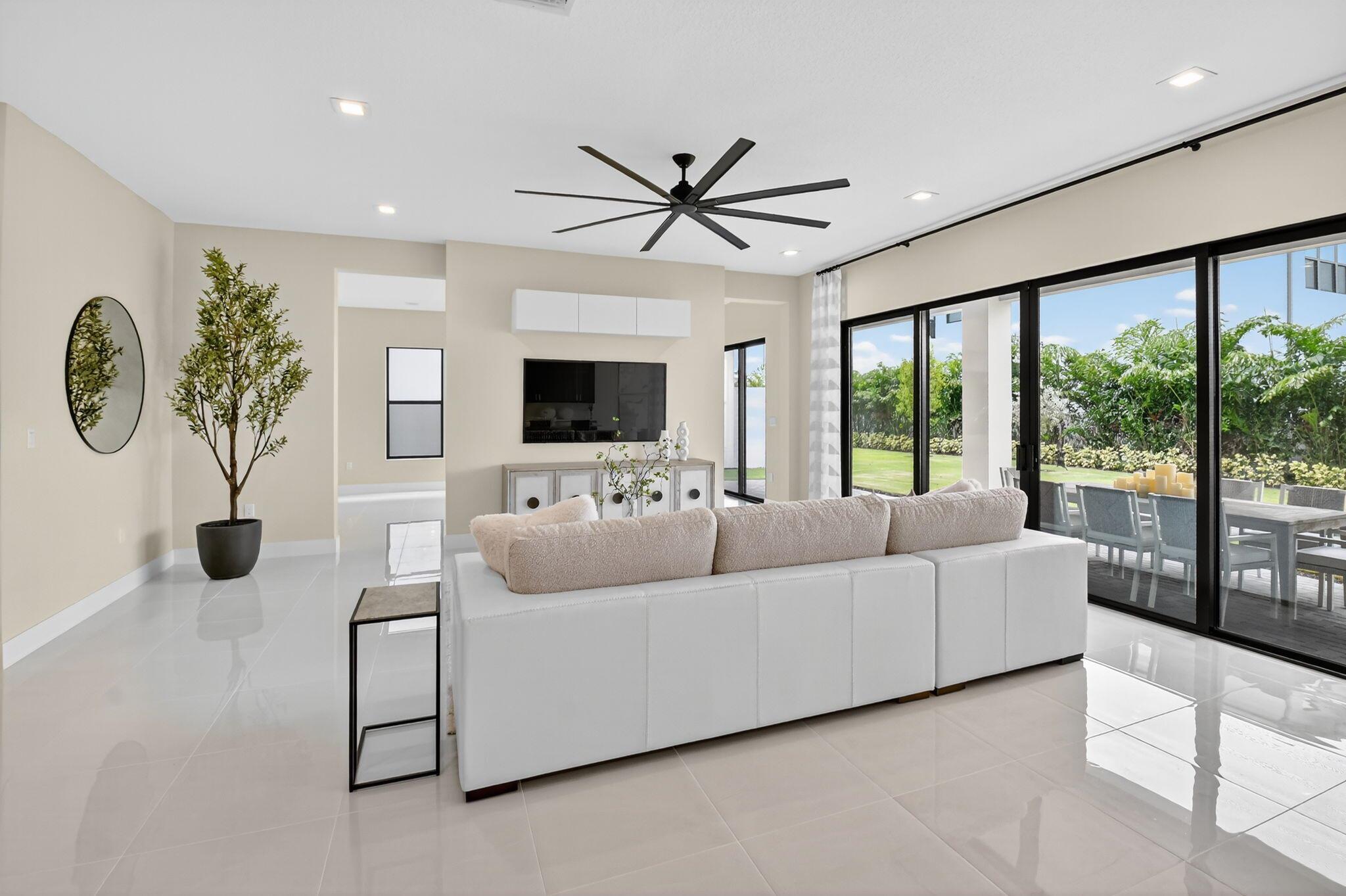 LOTUS EDGE - Residential