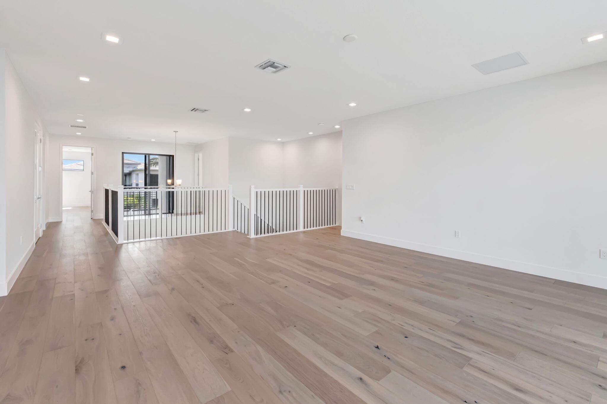 LOTUS EDGE - Residential