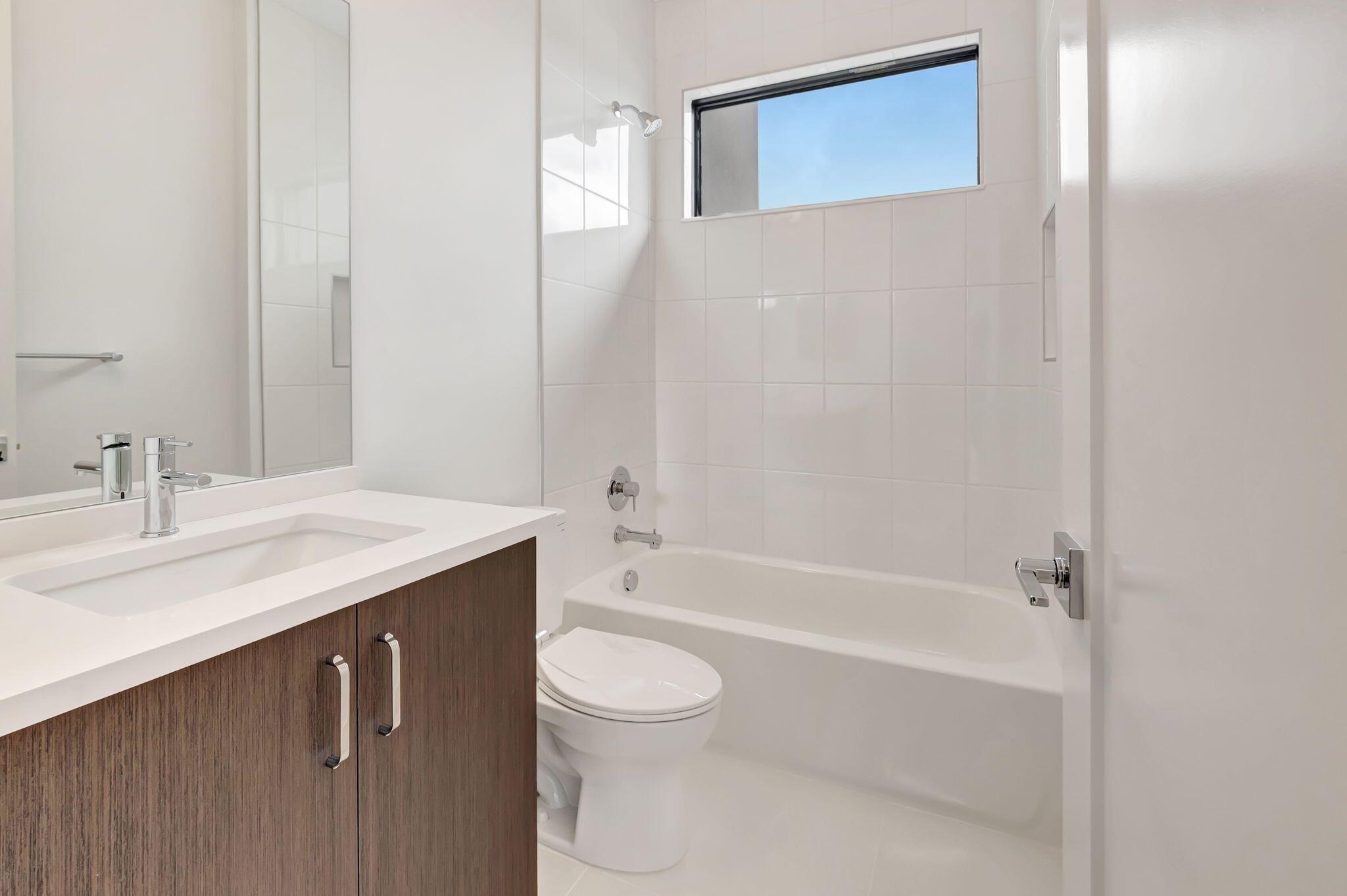 LOTUS EDGE - Residential