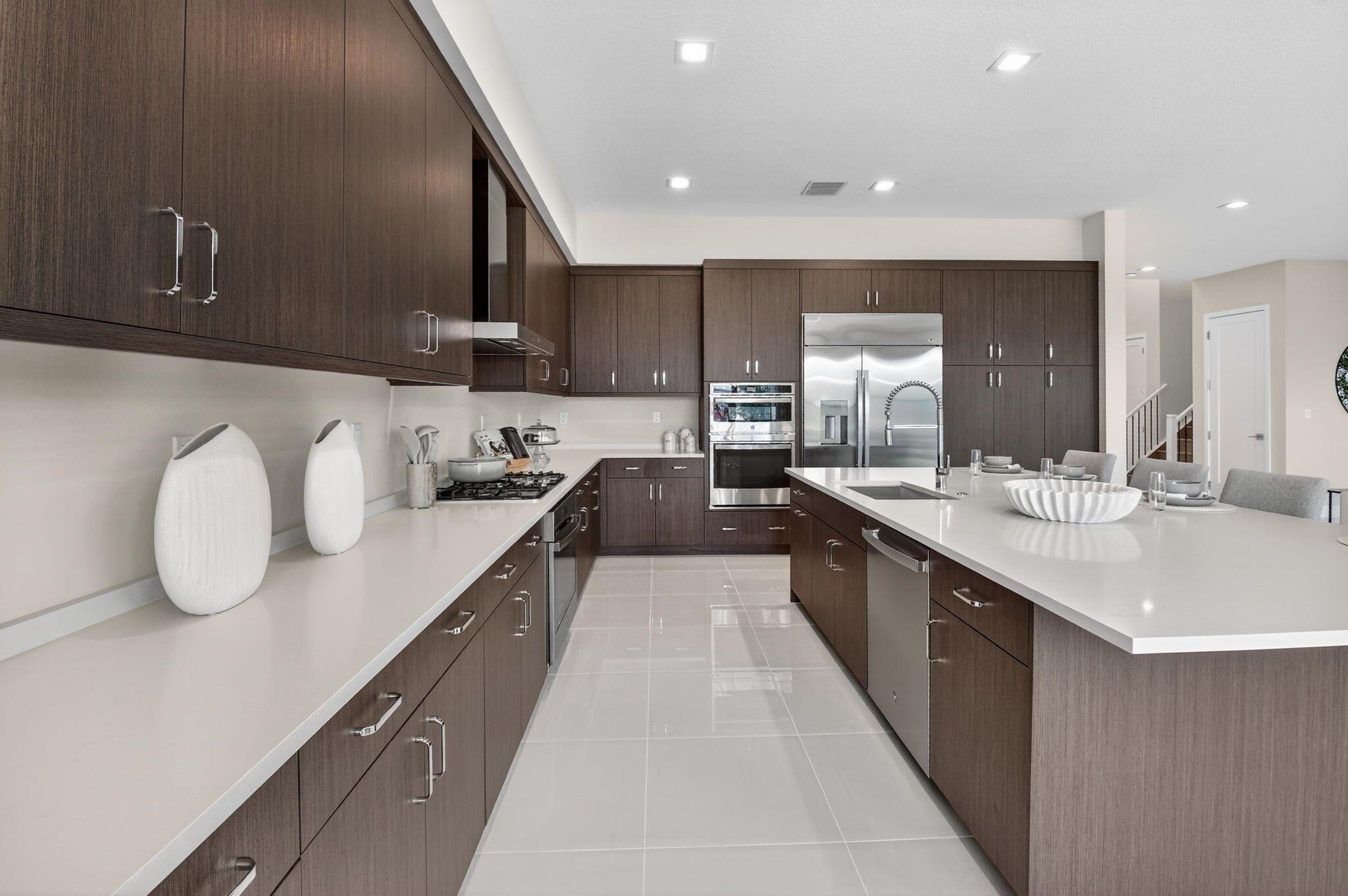 LOTUS EDGE - Residential