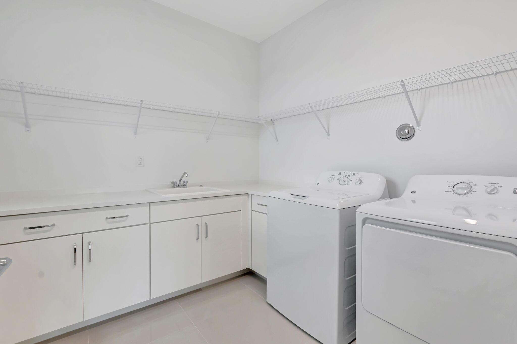 LOTUS EDGE - Residential