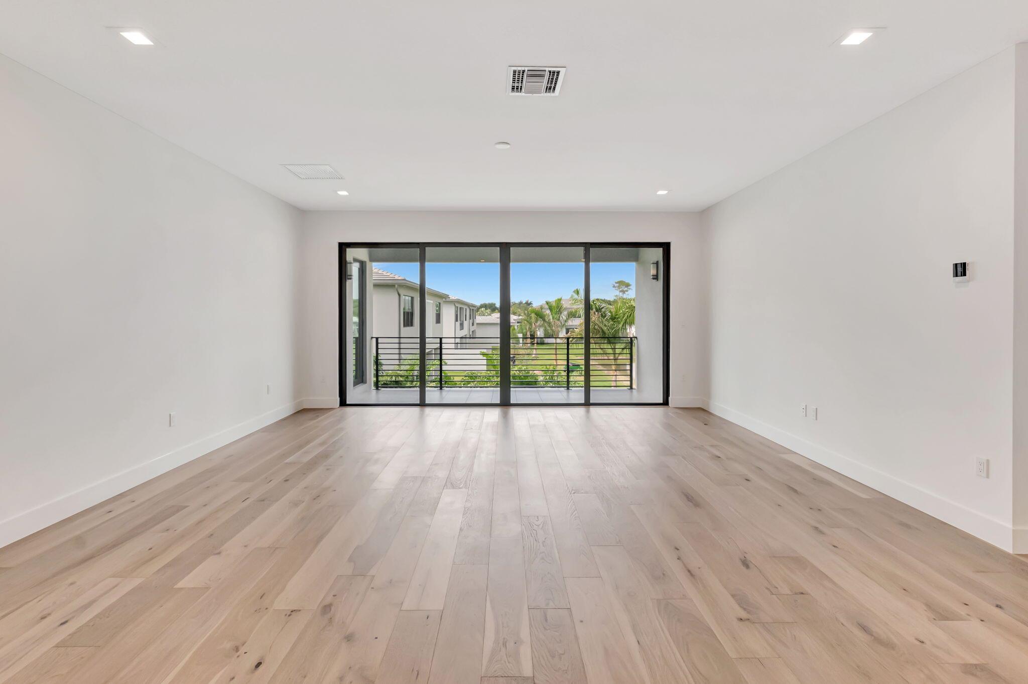 LOTUS EDGE - Residential