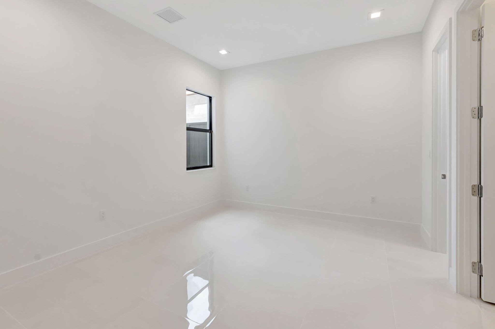 LOTUS EDGE - Residential