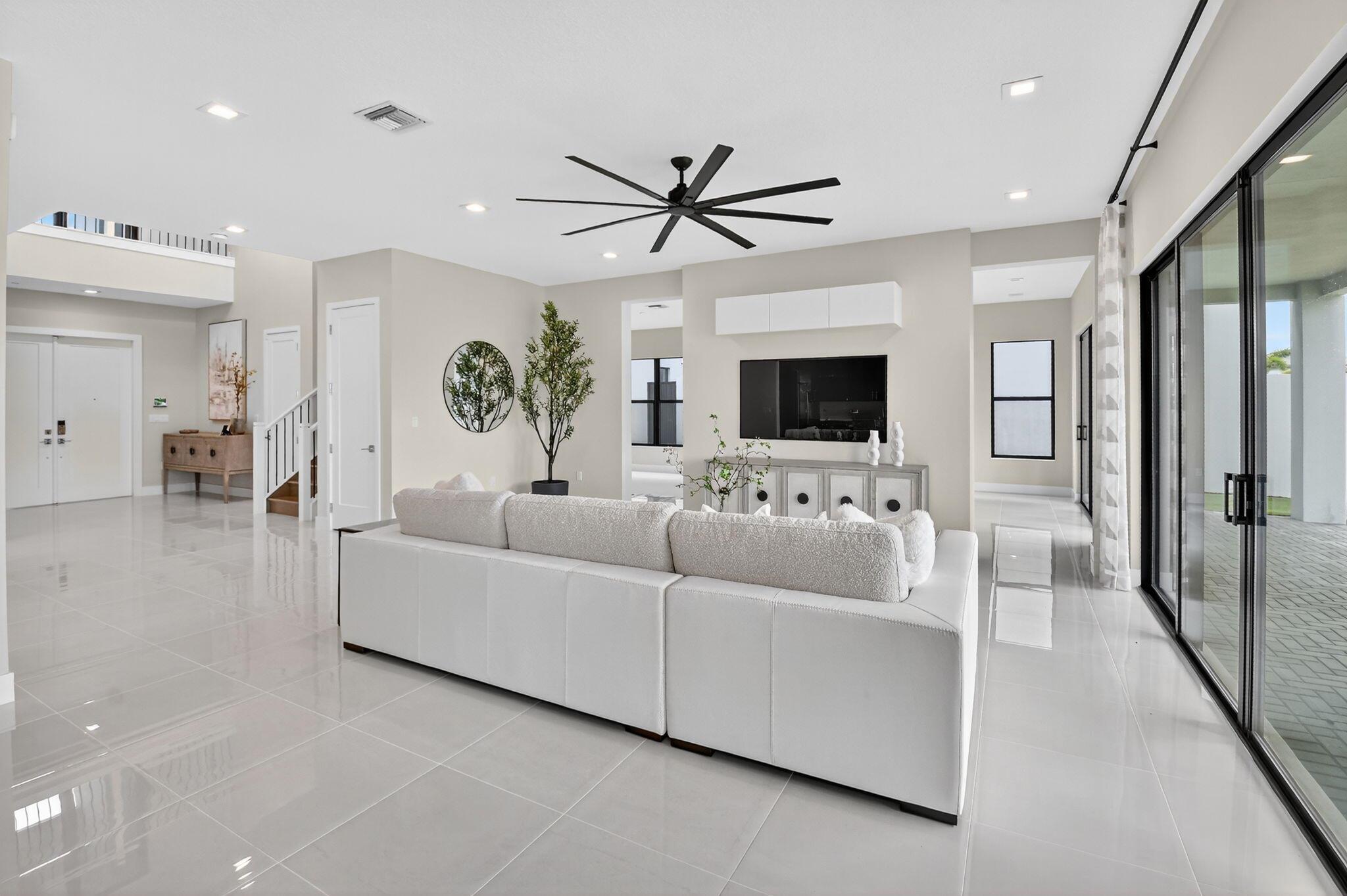 LOTUS EDGE - Residential