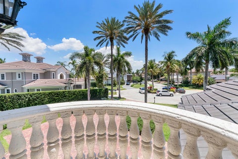 Tiny photo for 366 Sweet Bay Avenue, Plantation, FL 33324 (MLS # B26041700)