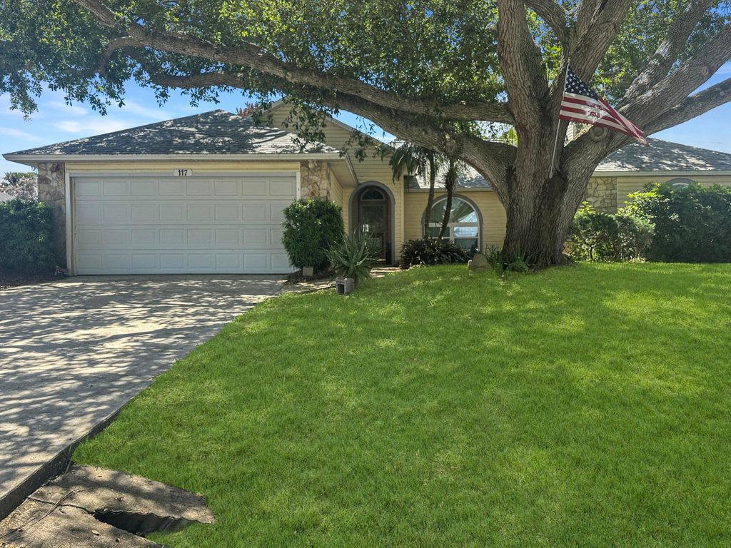 Photo of 117 Hinchman Avenue, Sebastian, FL 32958 (MLS # B26017870)