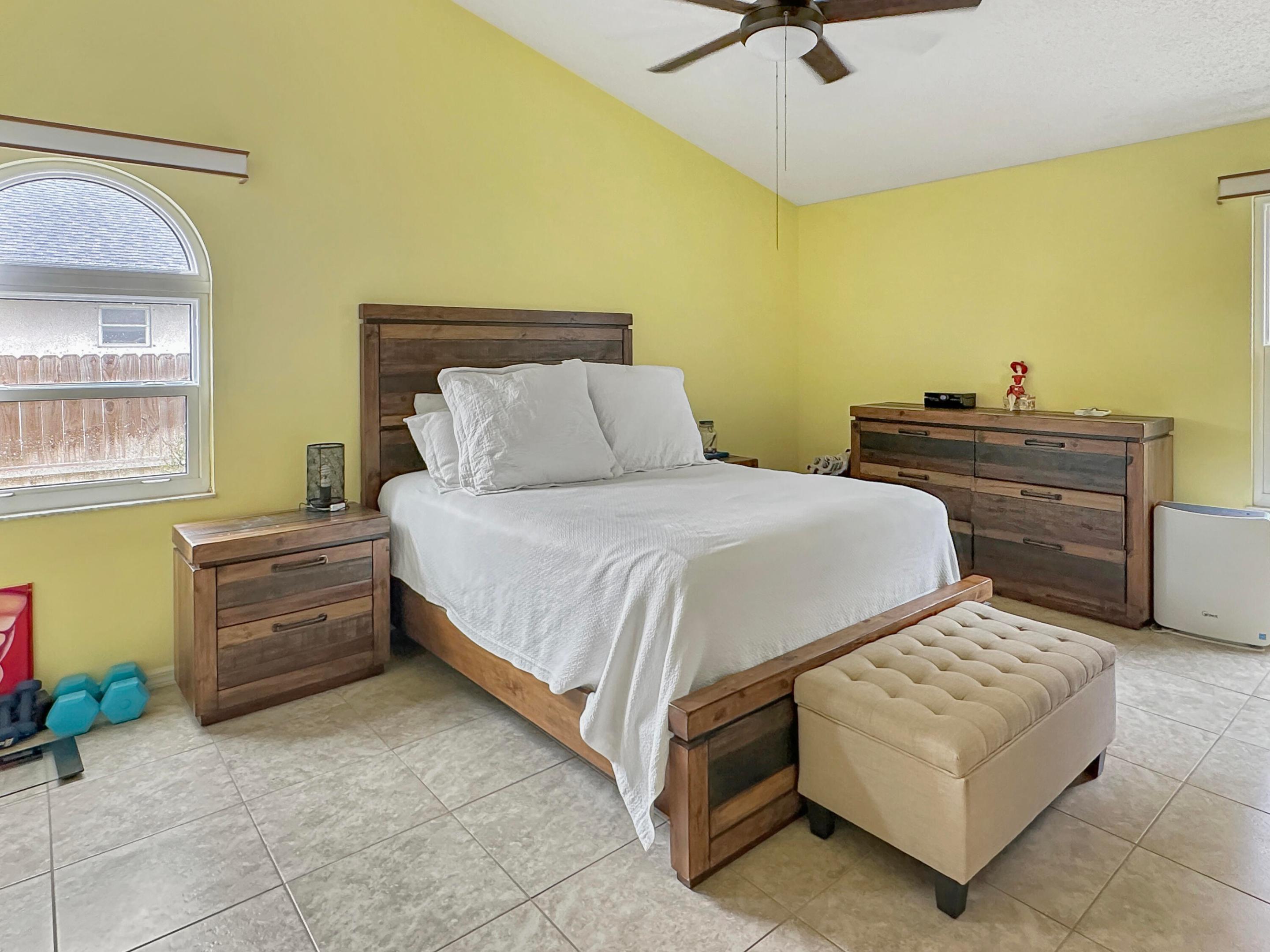 SEBASTIAN HIGHLANDS UNIT 17 - Residential