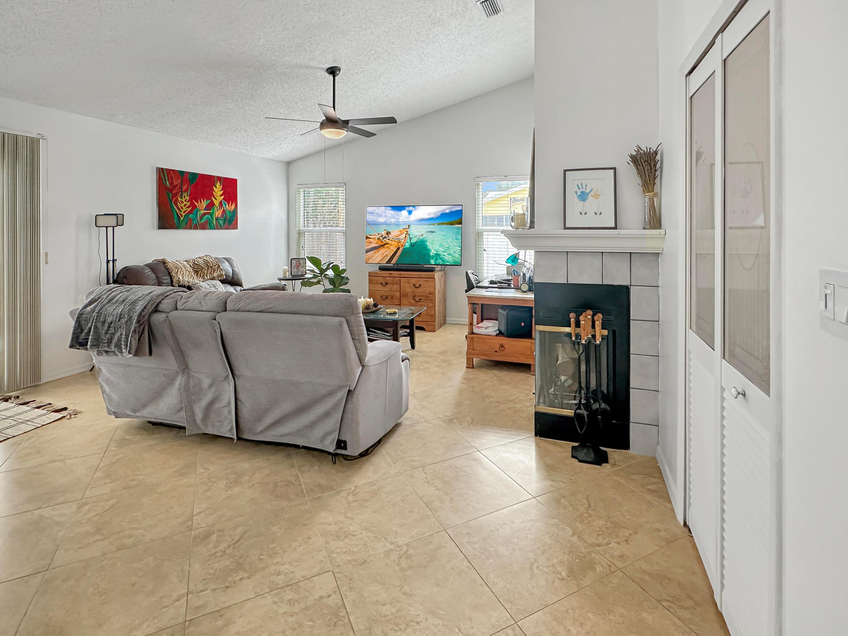 SEBASTIAN HIGHLANDS UNIT 17 - Residential