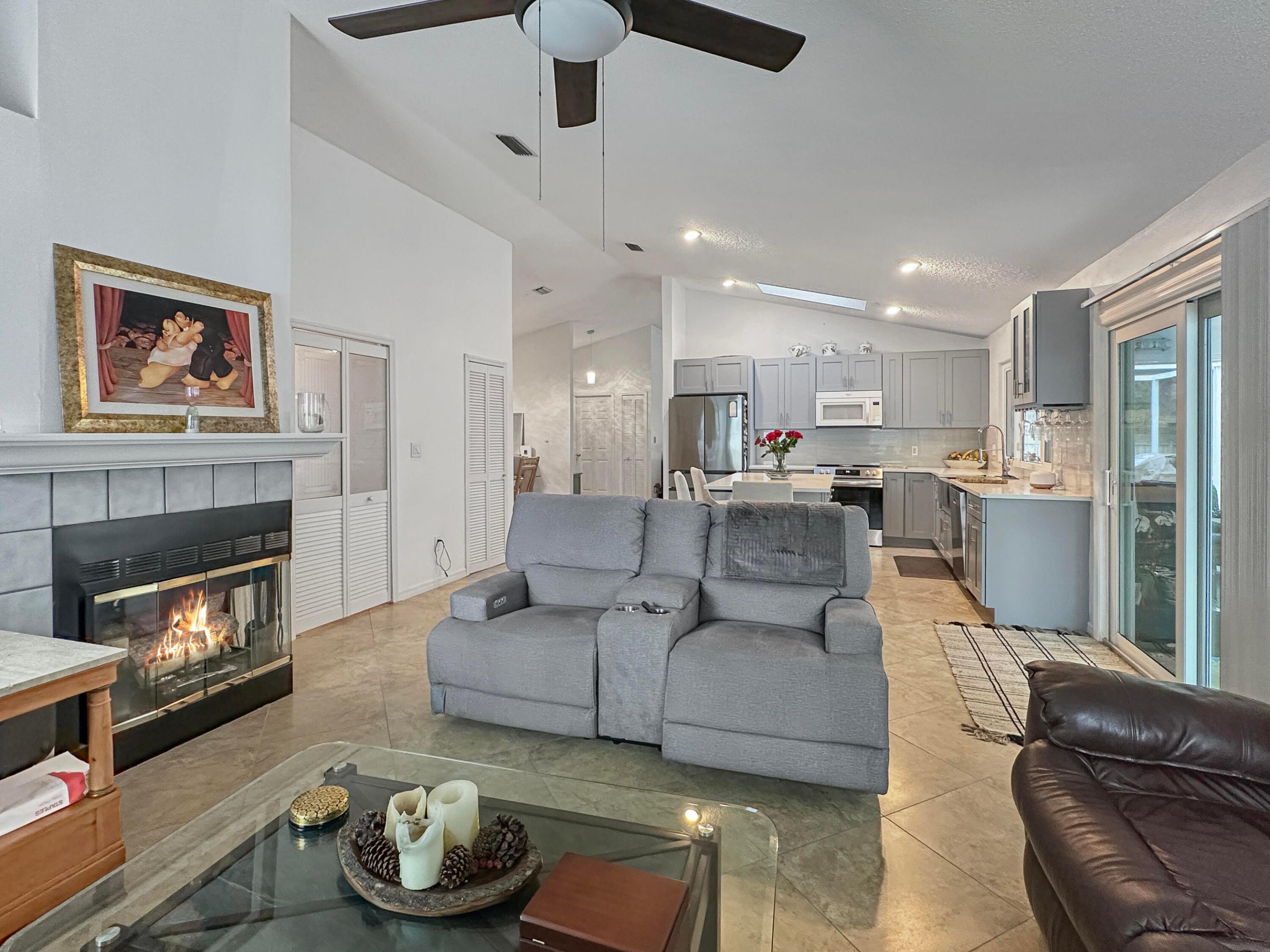 SEBASTIAN HIGHLANDS UNIT 17 - Residential