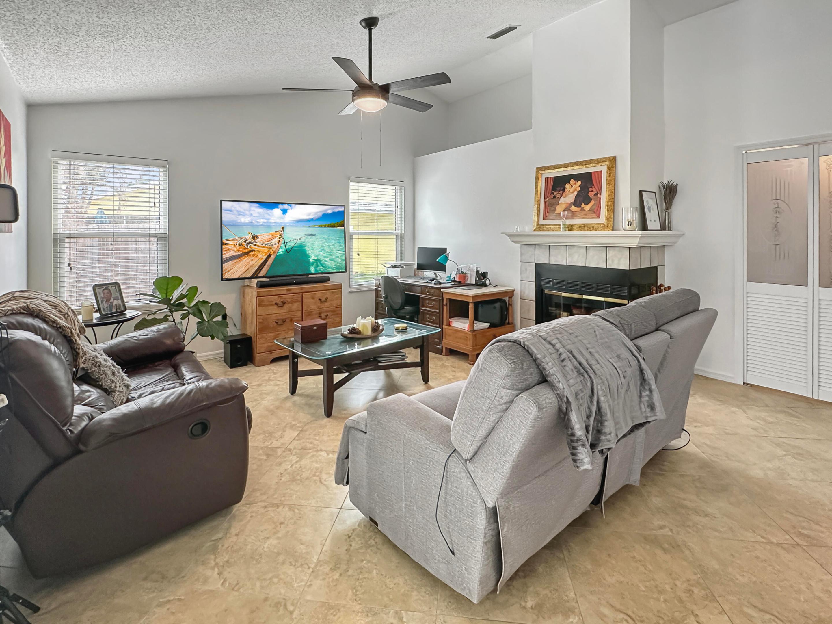 SEBASTIAN HIGHLANDS UNIT 17 - Residential