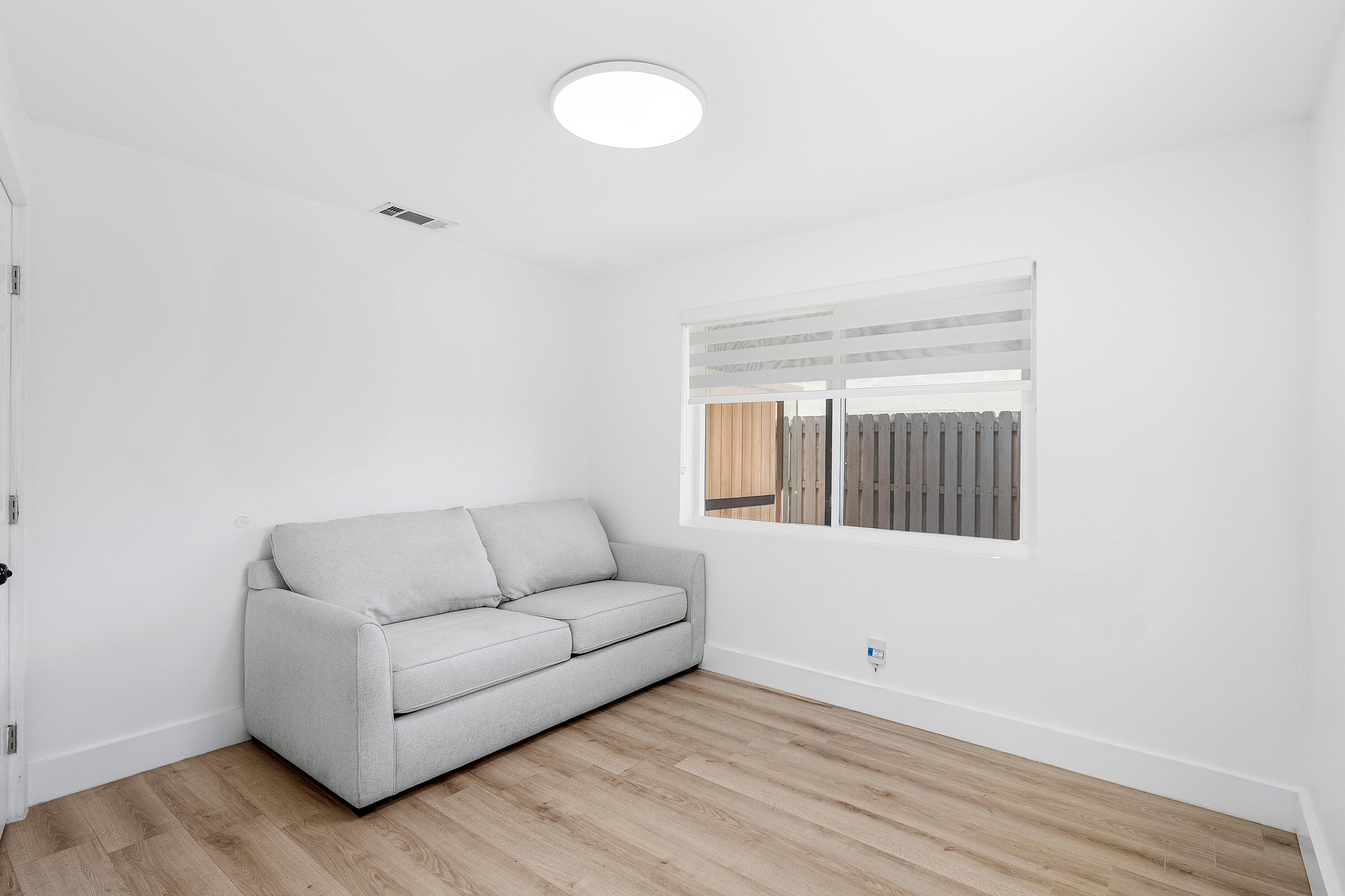 CRESTHAVEN NO 7 - Residential