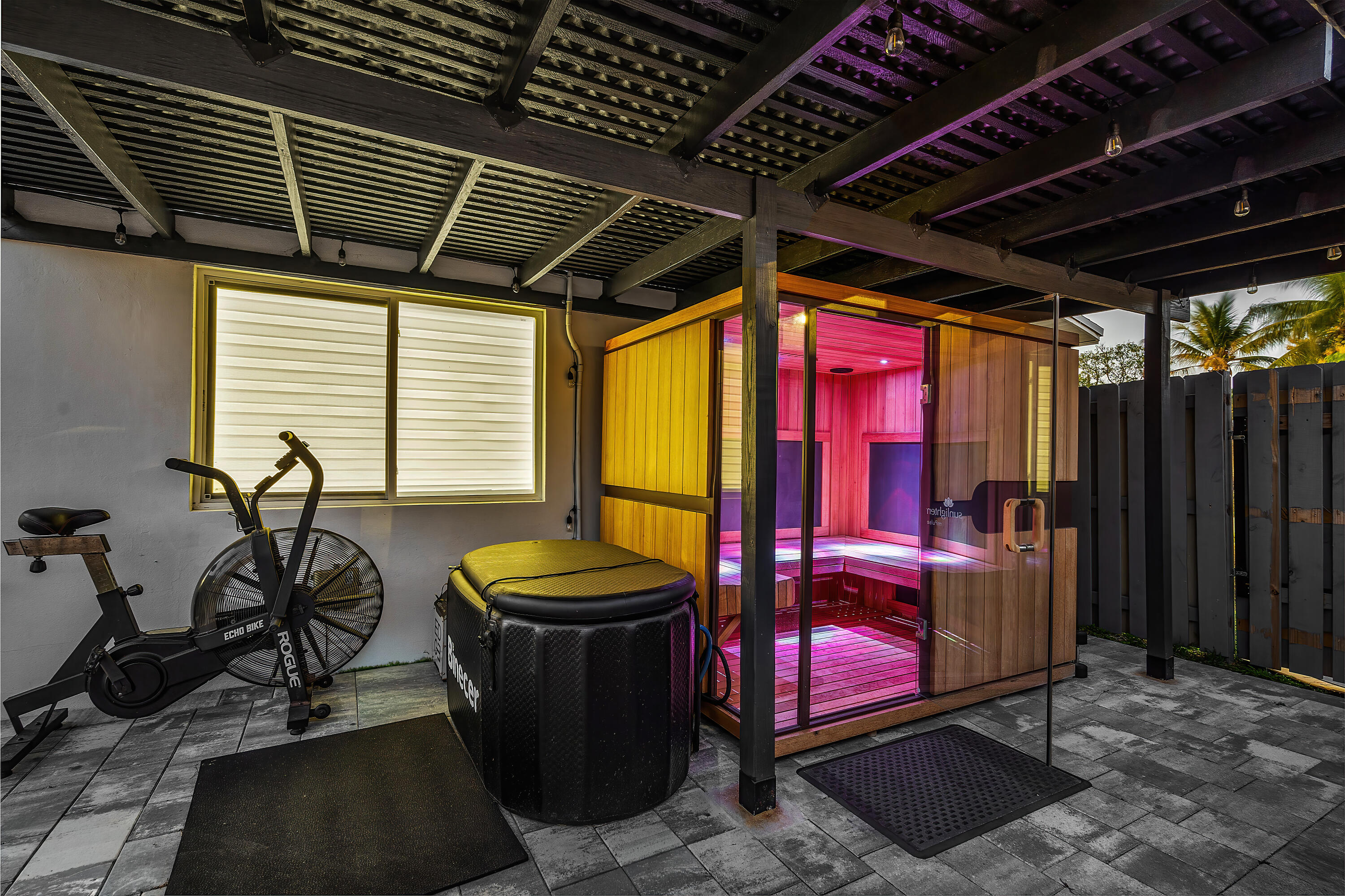 CRESTHAVEN NO 7 - Residential