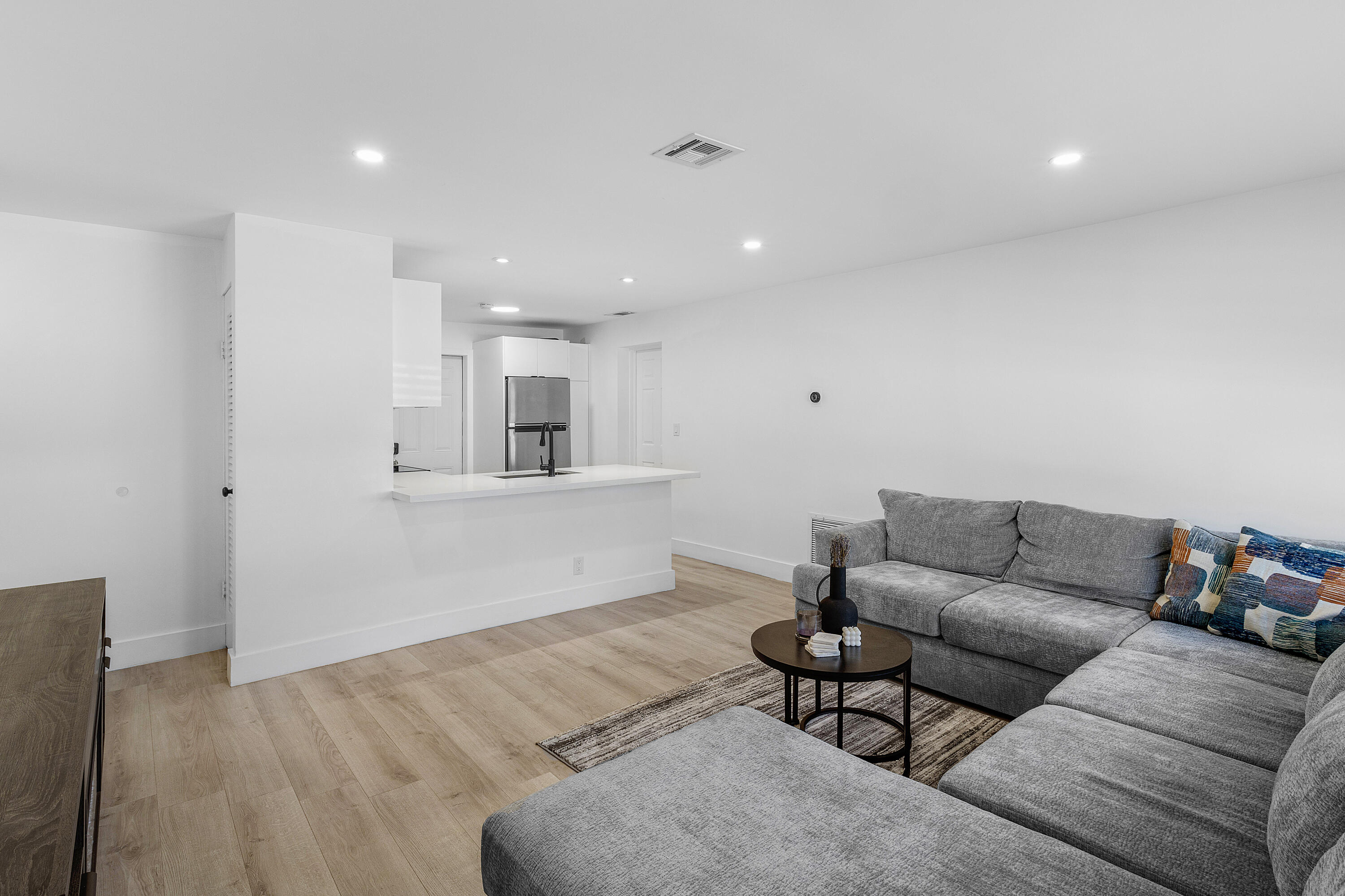 CRESTHAVEN NO 7 - Residential