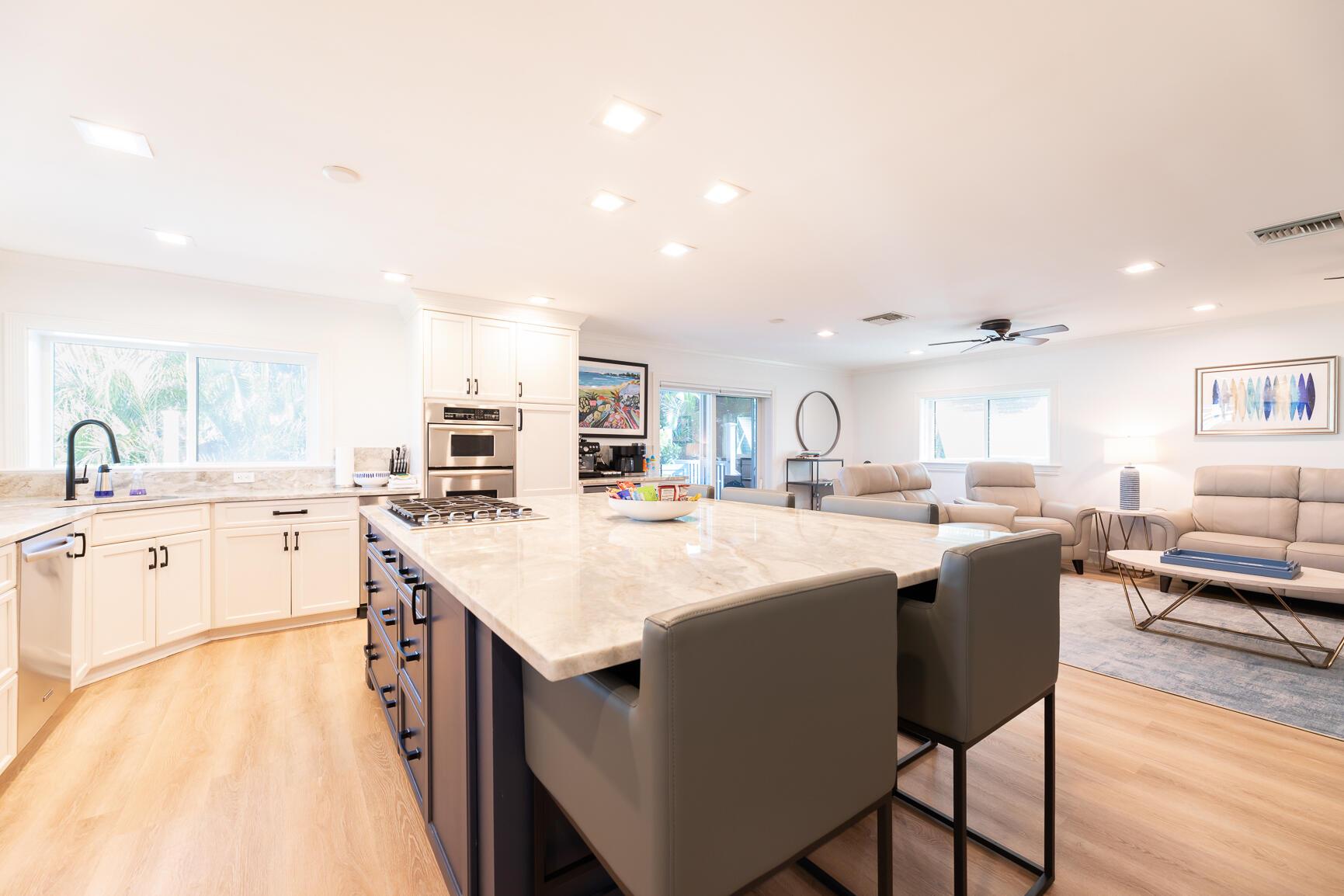 1809 Surfside Drive