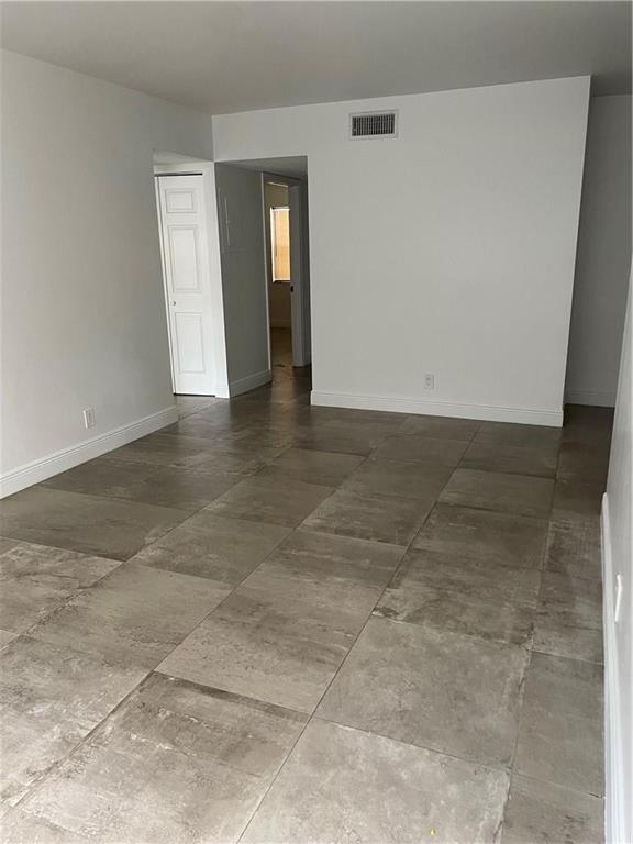 SPRING COVE CONDO - Residential Lease