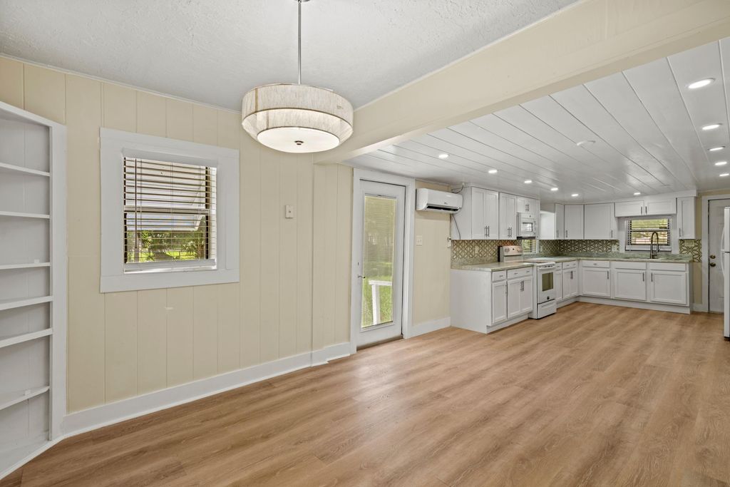 Photo of 103 N 23rd Street, Fort Pierce, FL 34950 (MLS # R11124986)