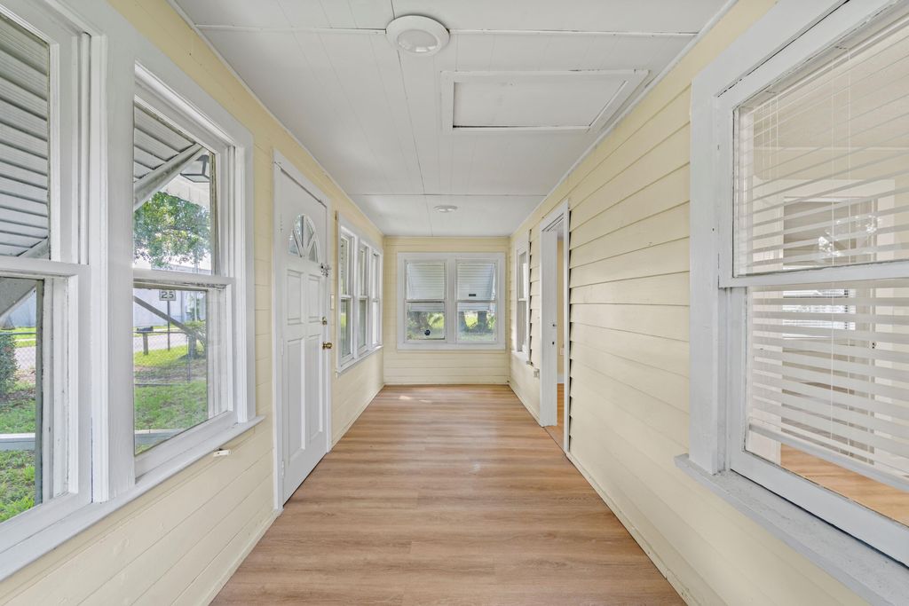 Photo of 103 N 23rd Street, Fort Pierce, FL 34950 (MLS # R11124986)