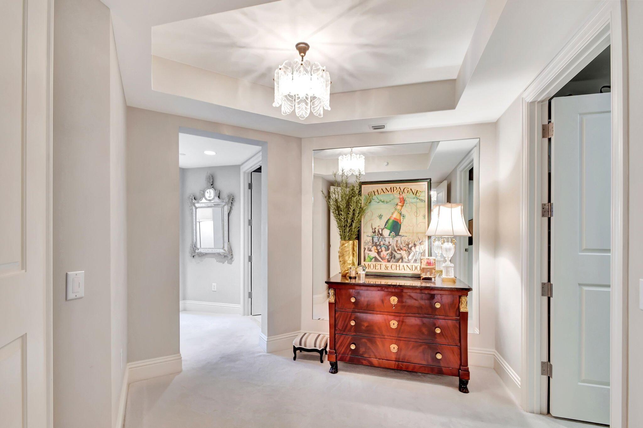 Ritz Carlton Residence - Residential