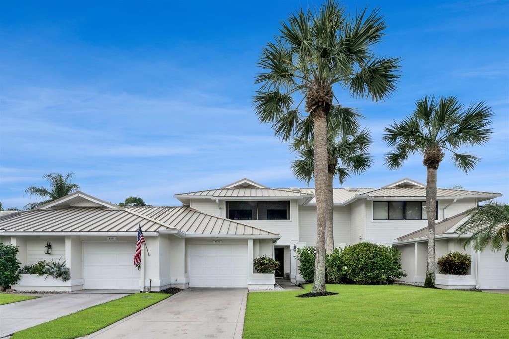 Photo of 5670 SE Foxcross Place, Stuart, FL 34997 (MLS # R10881829)