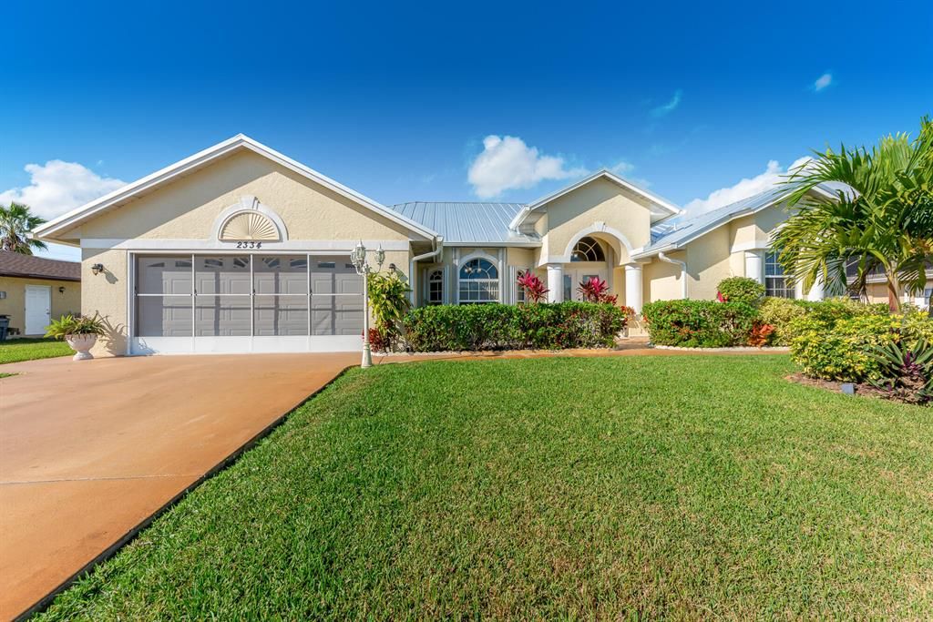 Photo of 2334 SE Pinero Road, Port St Lucie, FL 34952 (MLS # R10863106)