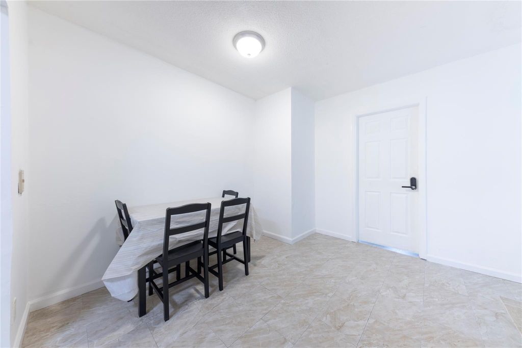 Photo of 210 NE 40th St #216, Oakland Park, FL 33334 (MLS # F10539605)