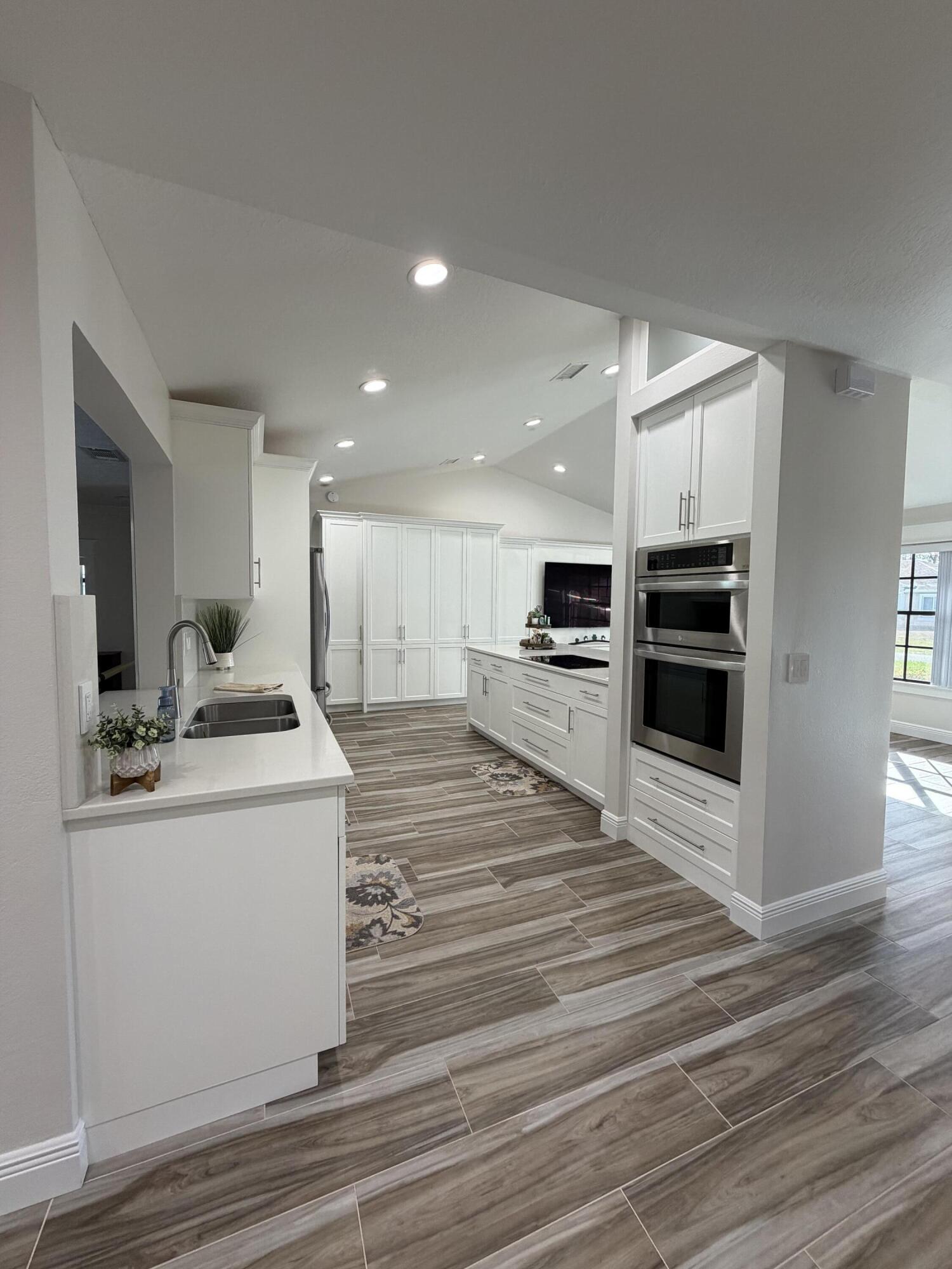 PORT ST LUCIE SECTION 13 - Residential