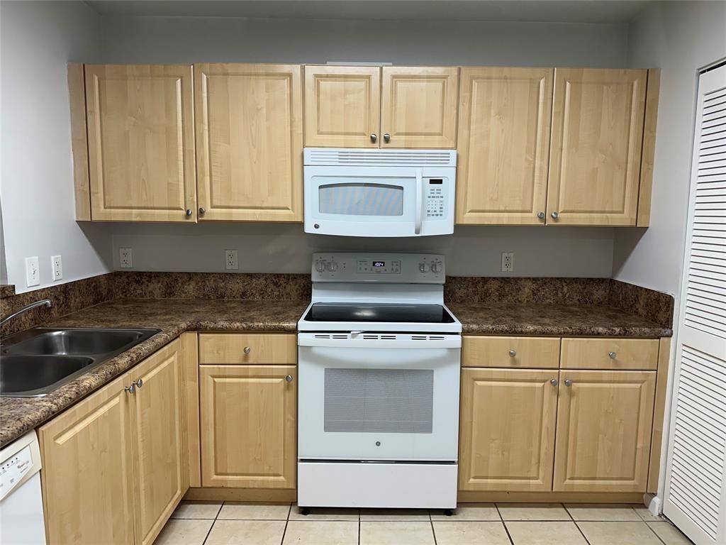 Sheridan Beach Club Condo - Residential Lease