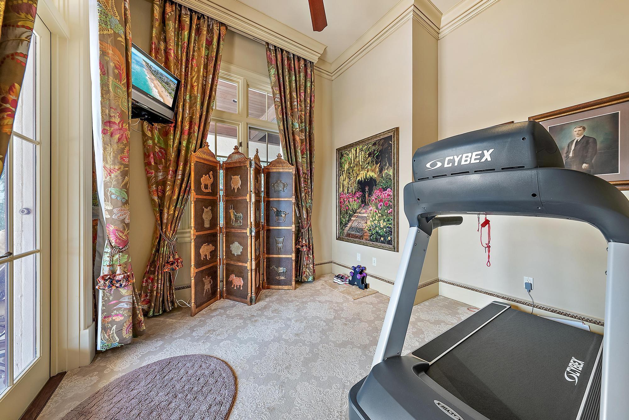 SEVEN OAKS - Residential