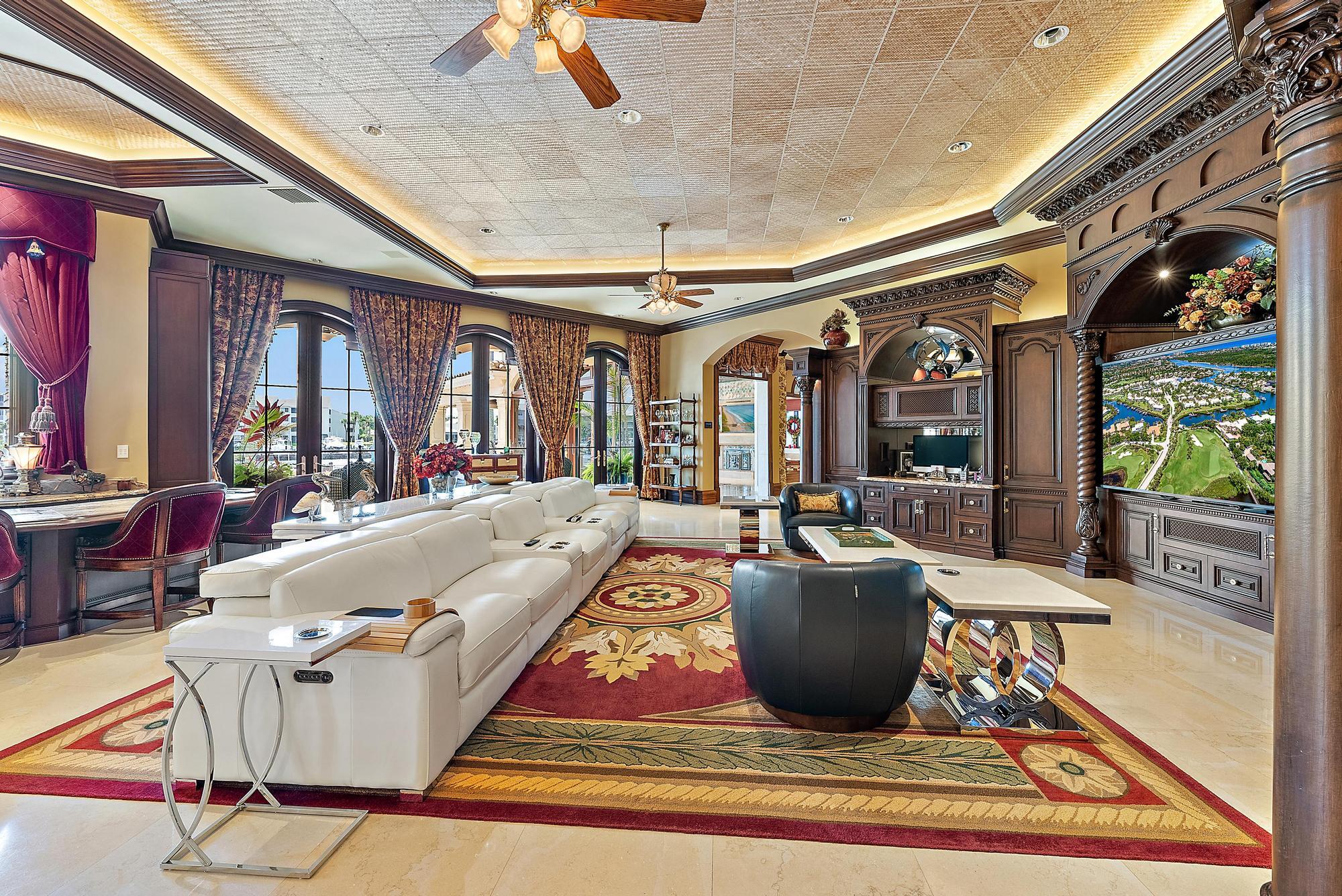 SEVEN OAKS - Residential