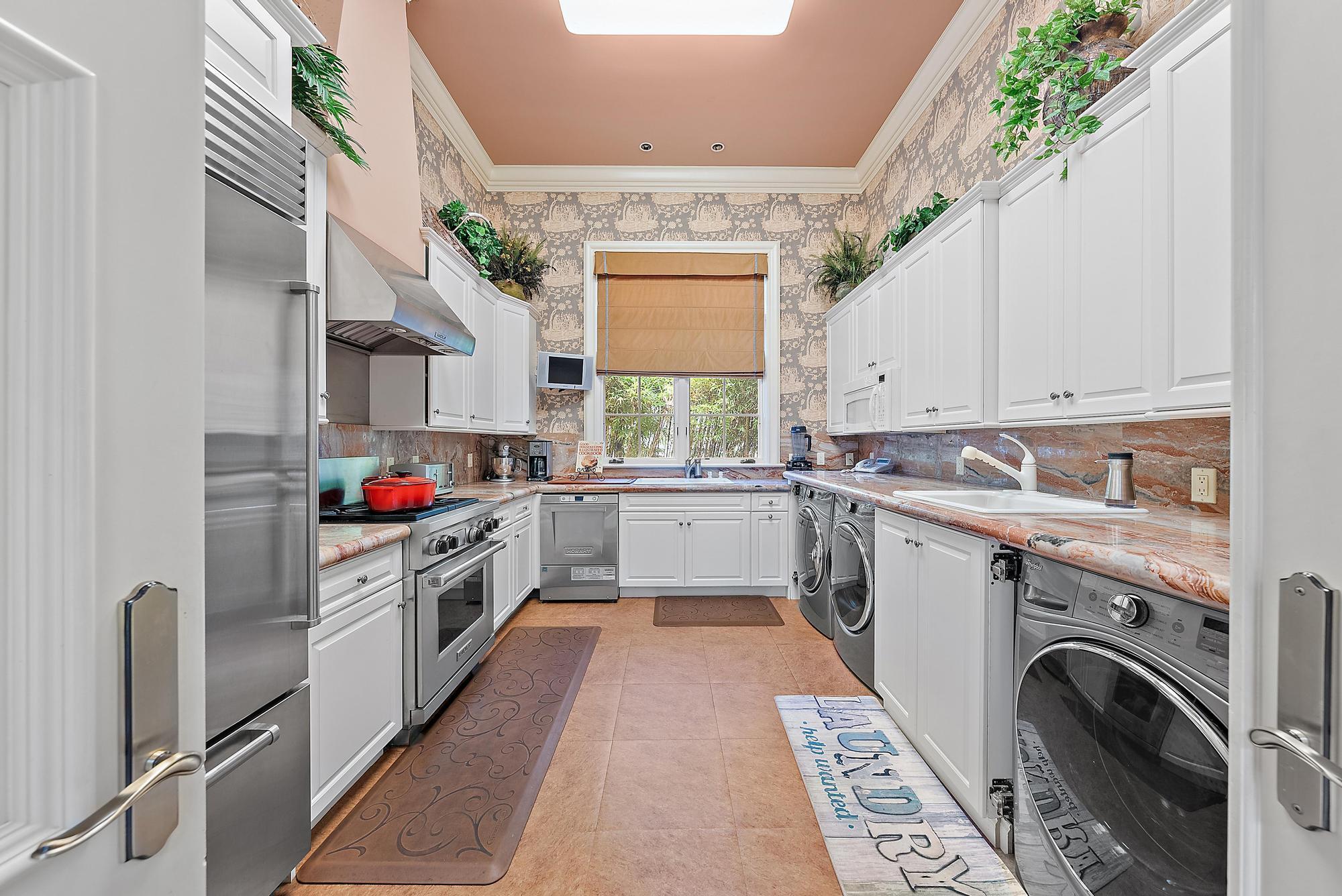 SEVEN OAKS - Residential